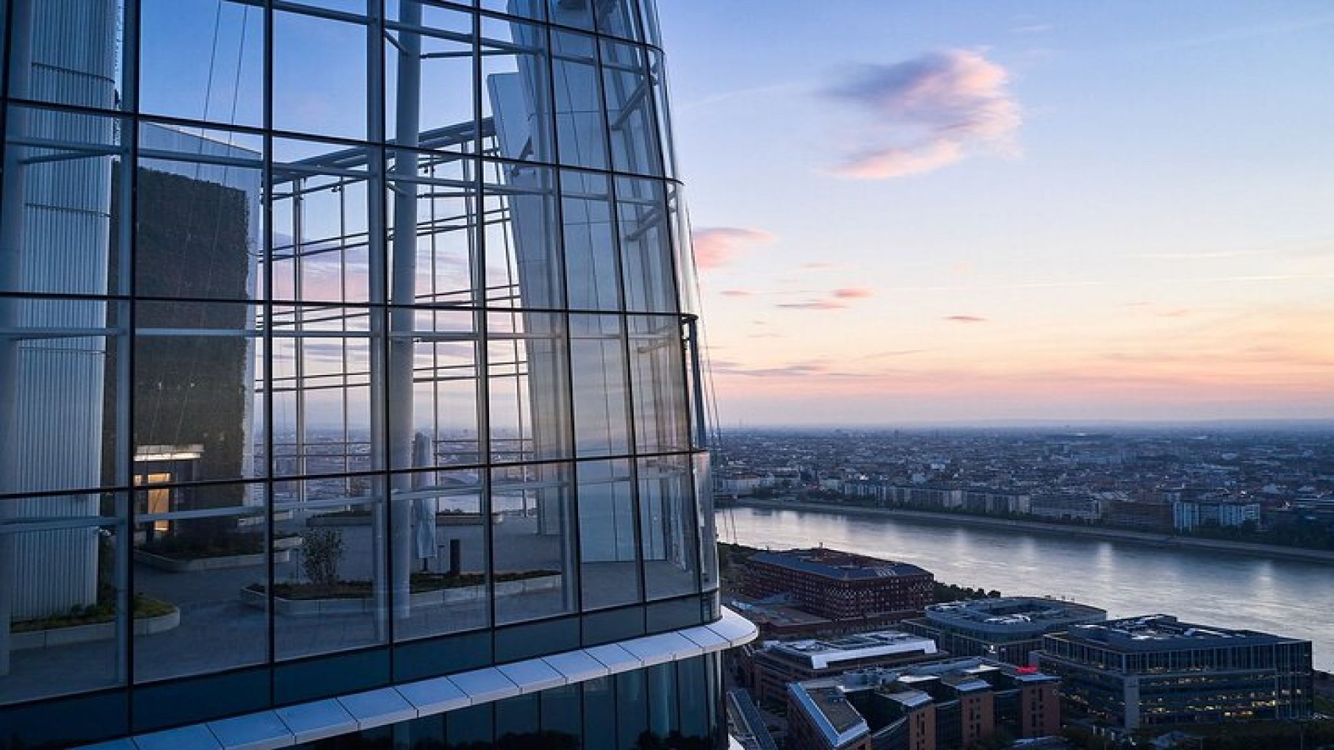 SkyDeck Tower – Budapest Panorama & AR Experience