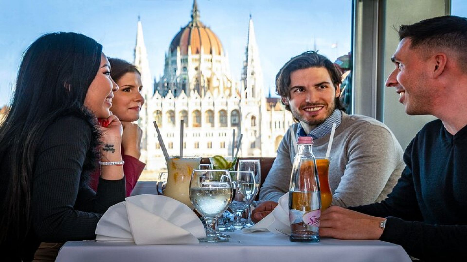 Budapest Danube Cruise with Audioguide and Panorama Terrace