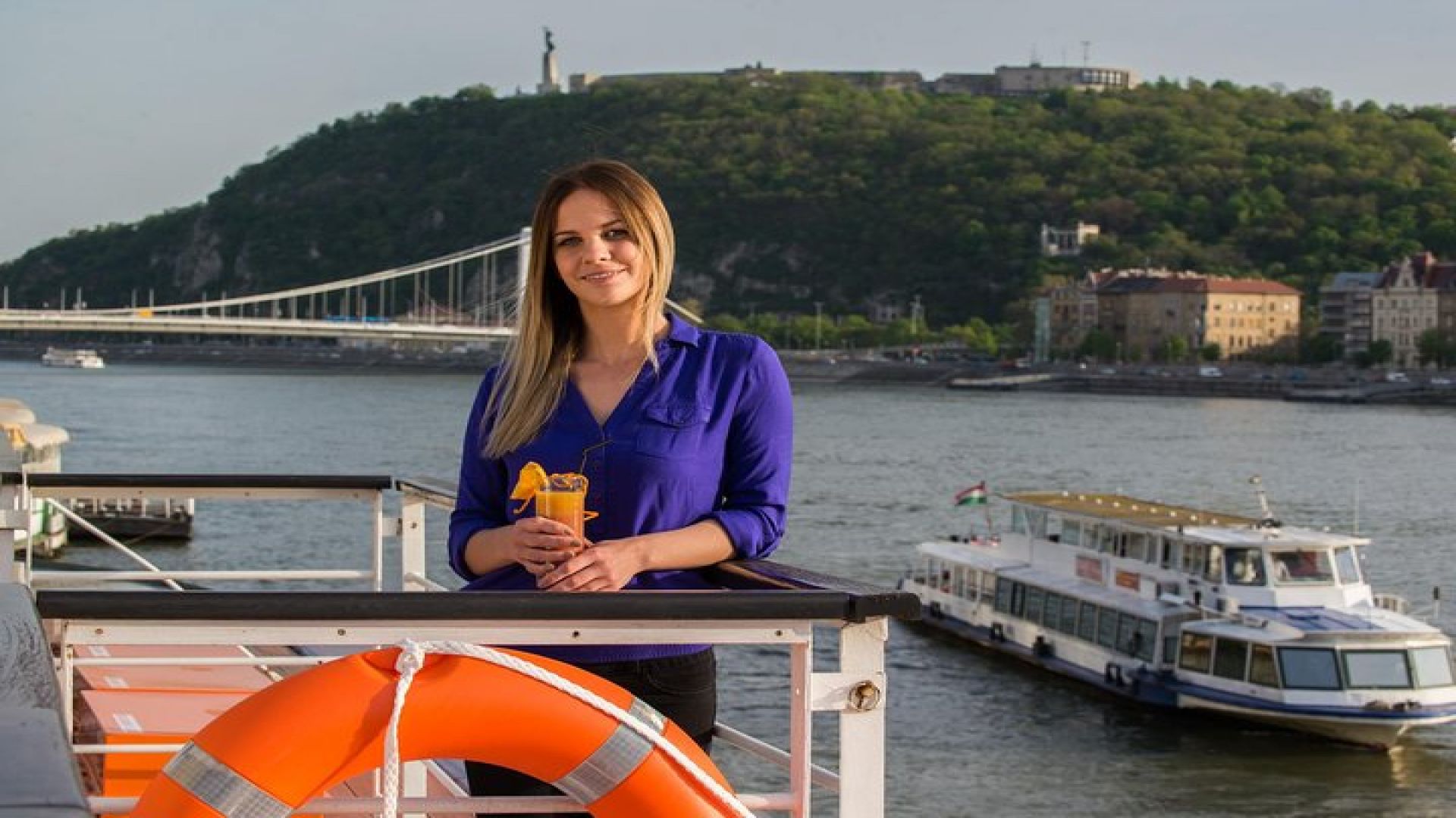 Booze Cruise Budapest Sightseeing Danube Cruise