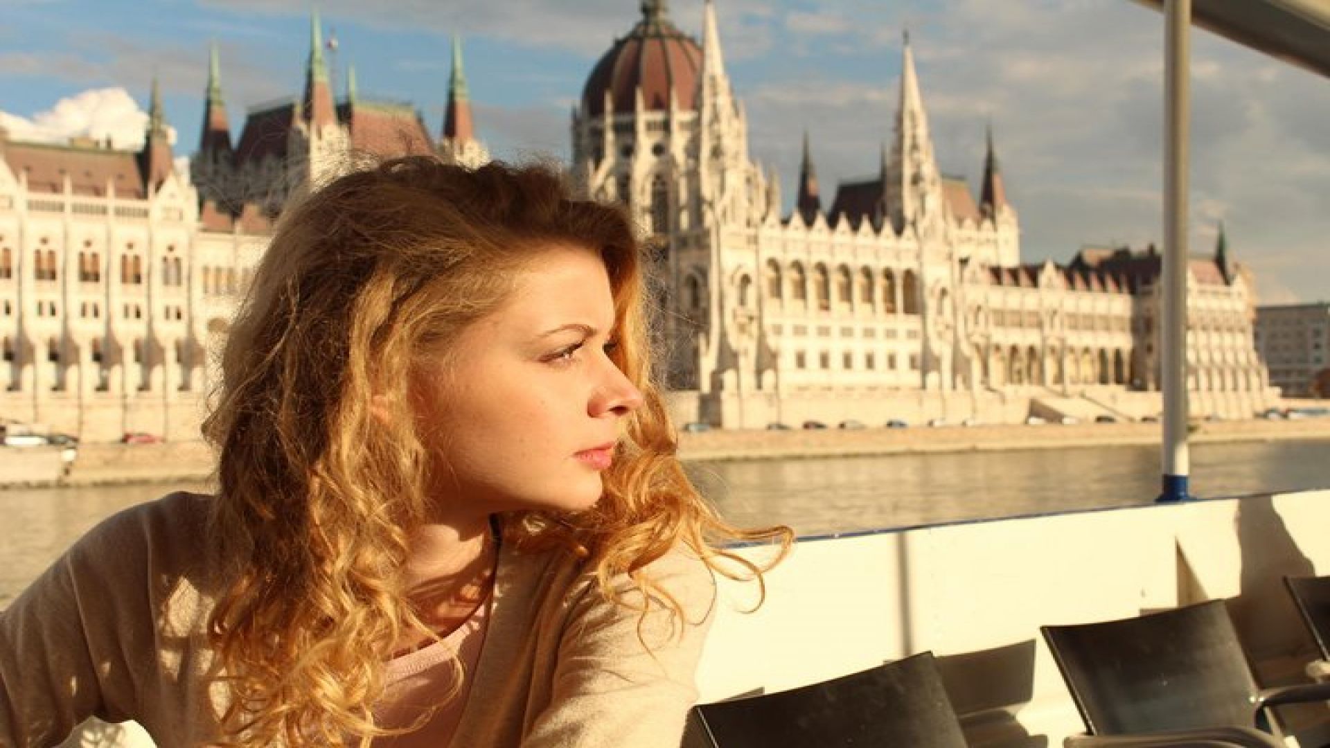 Daytime and Sunset Cruise on the Danube with Drink Options