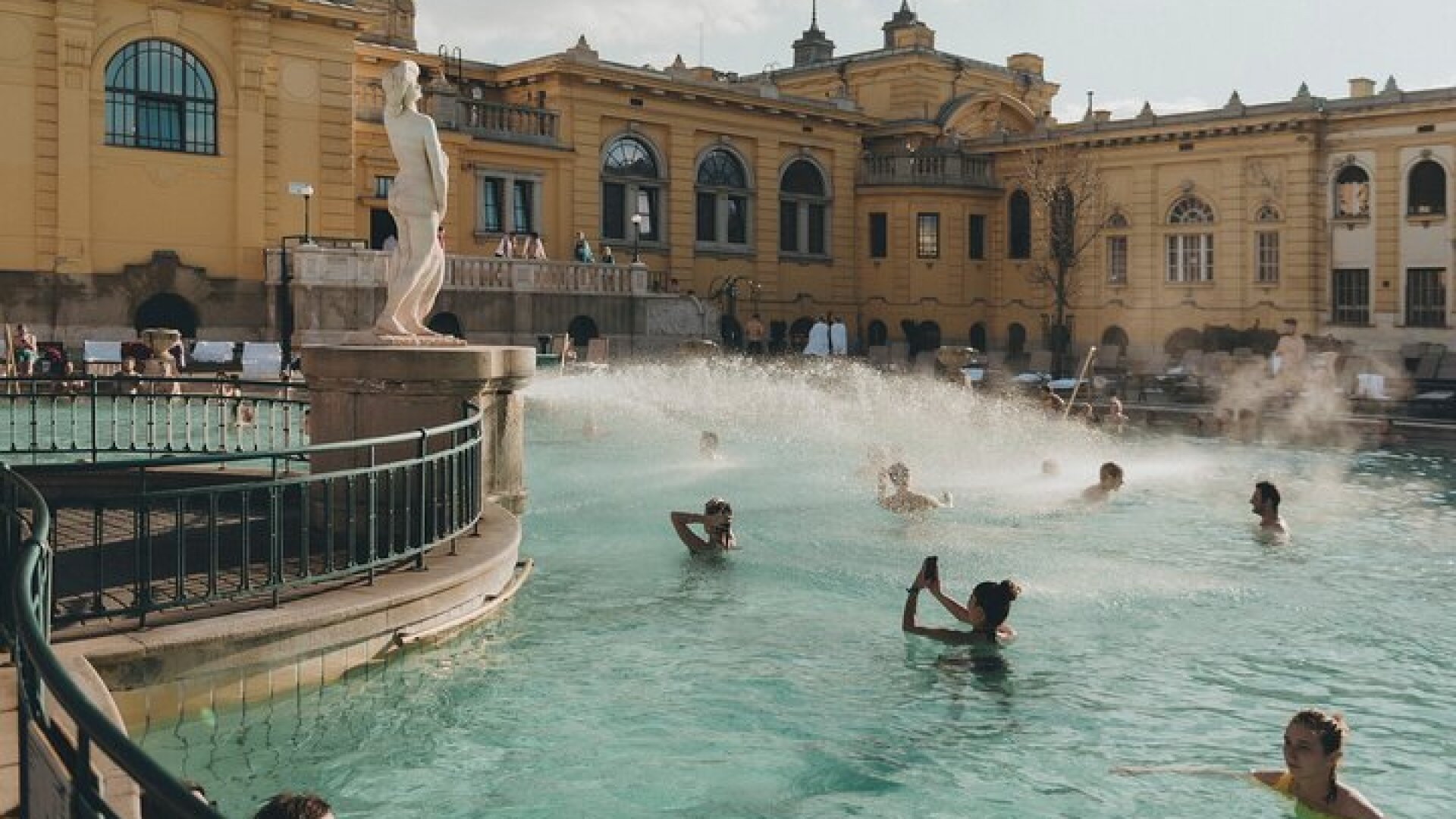 Budapest: Beer Spa with Unlimited Beer + Széchenyi Add-on