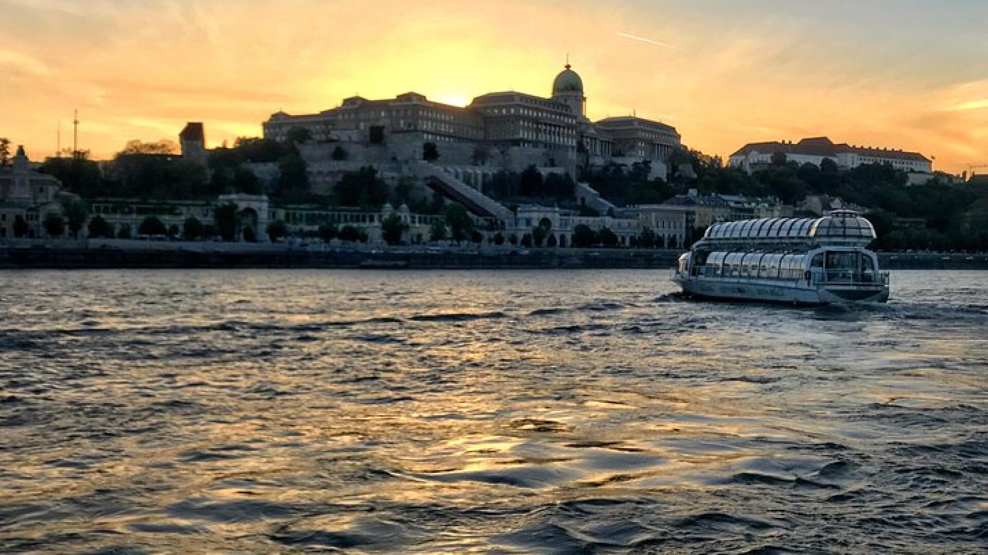 Budapest Danube River Candlelit Dinner Cruise with Live Music