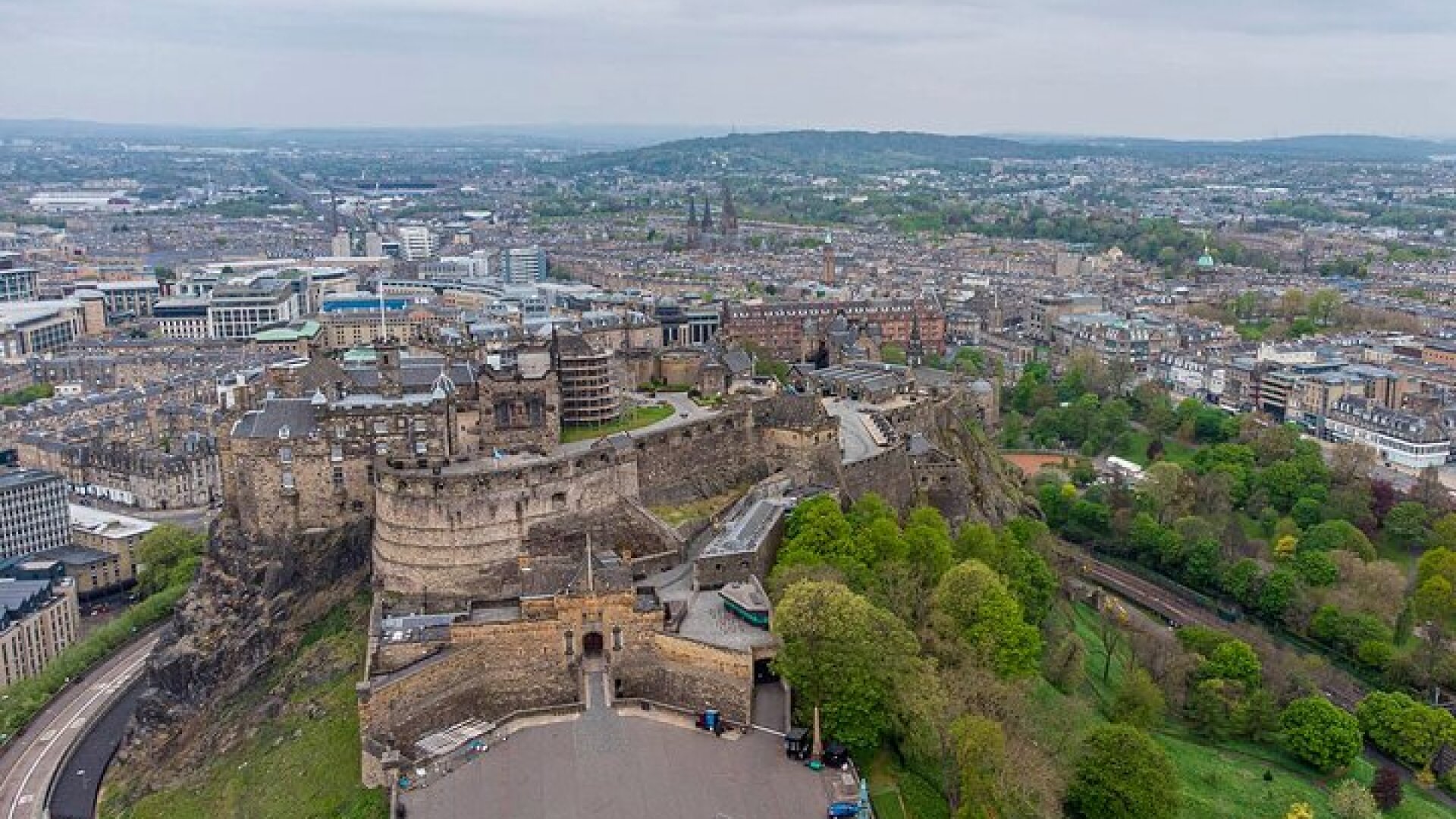 Edinburgh Castle: Guided Walking Tour with Entry Ticket