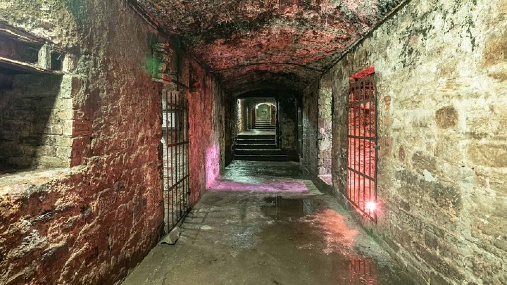 Underground Vaults Walking Tour in Edinburgh Old Town