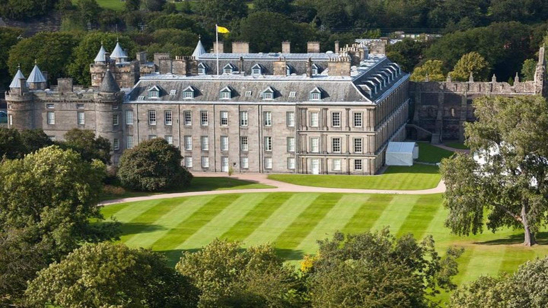 Royal Edinburgh Ticket - Hop-On Hop-Off and Attraction Admissions