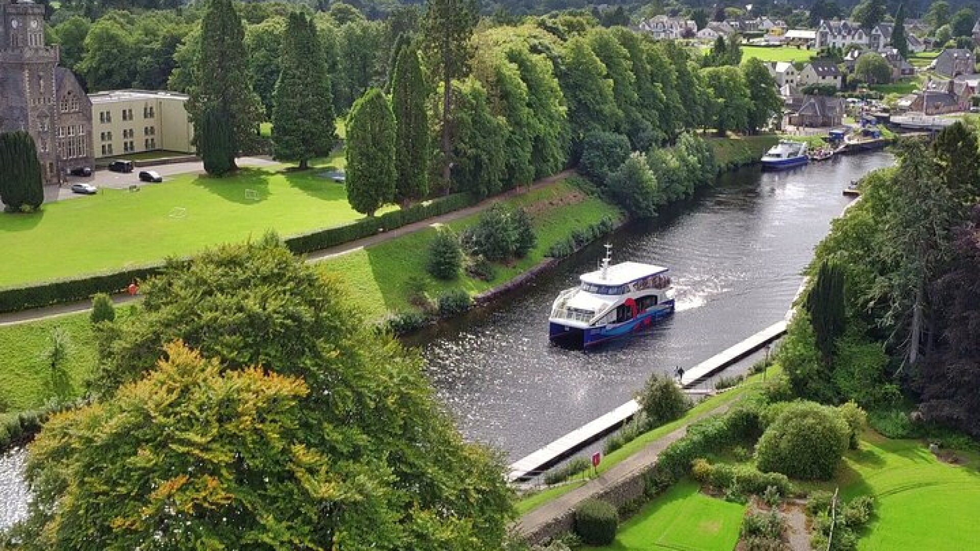 Edinburgh: Loch Ness, Glencoe & The Highlands