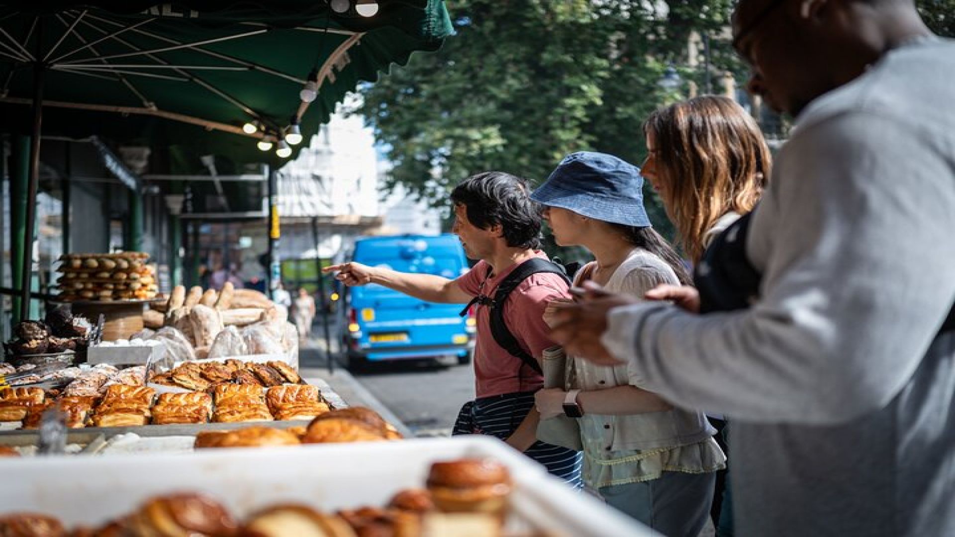 Eat British foods & See Thirty Top sights