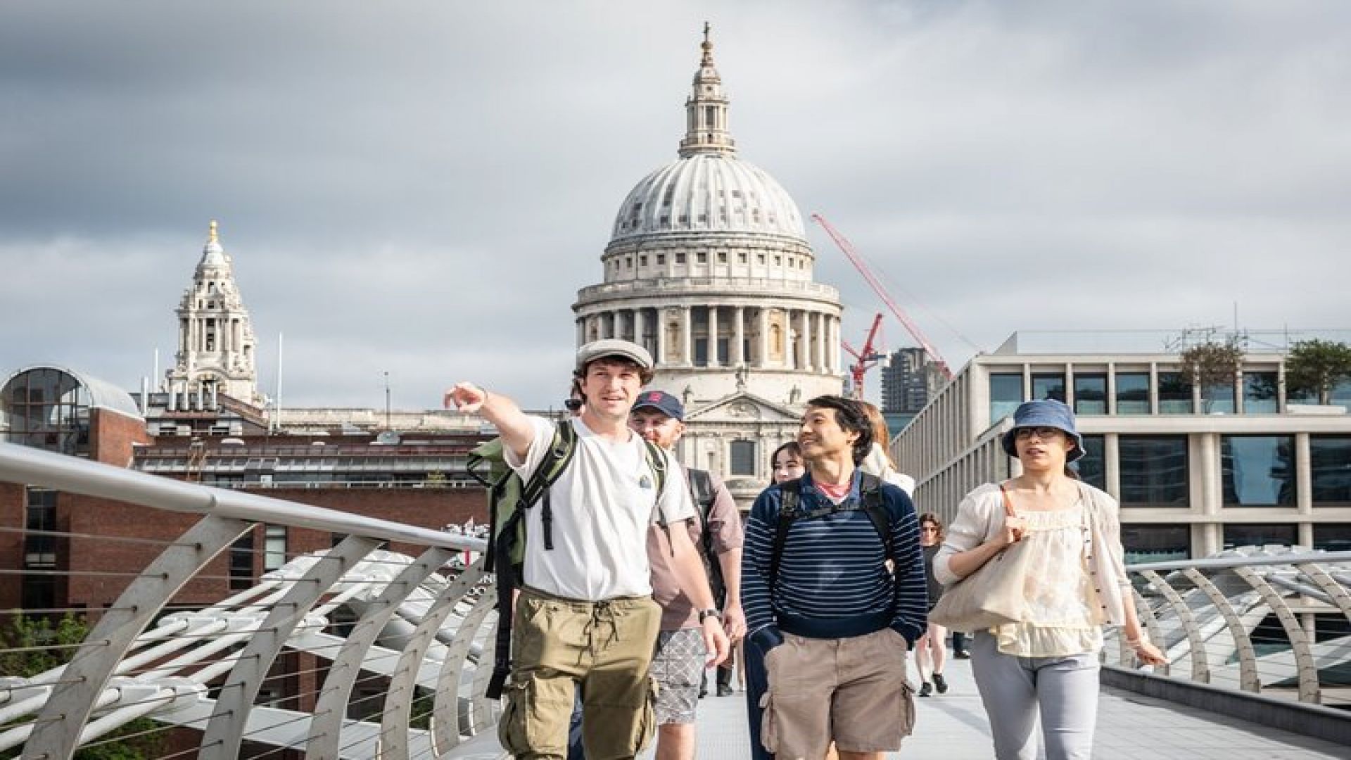 Eat British foods & See Thirty Top sights