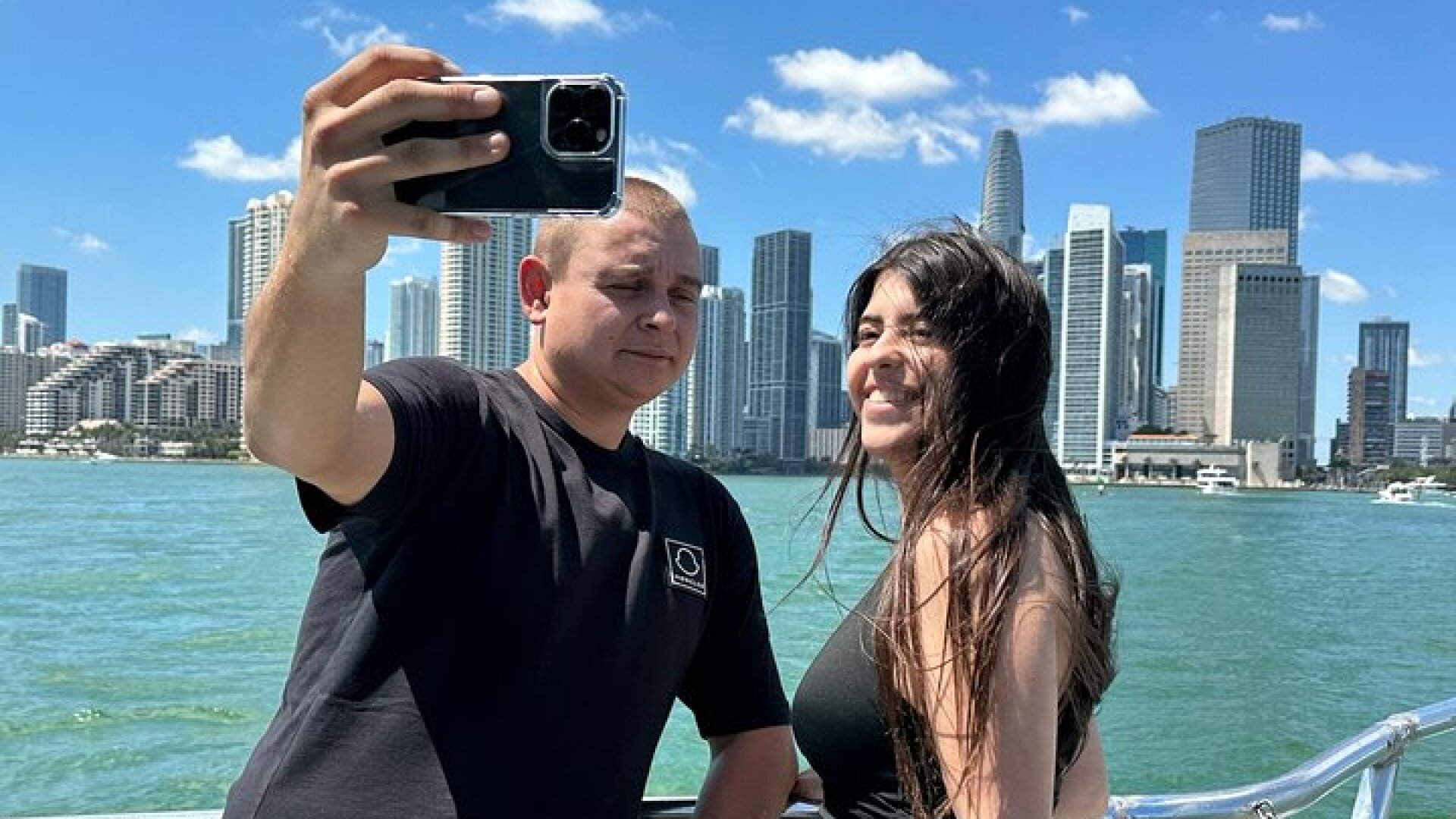 Miami Skyline Luxury Cruise of Millionaire's Homes & Margarita 