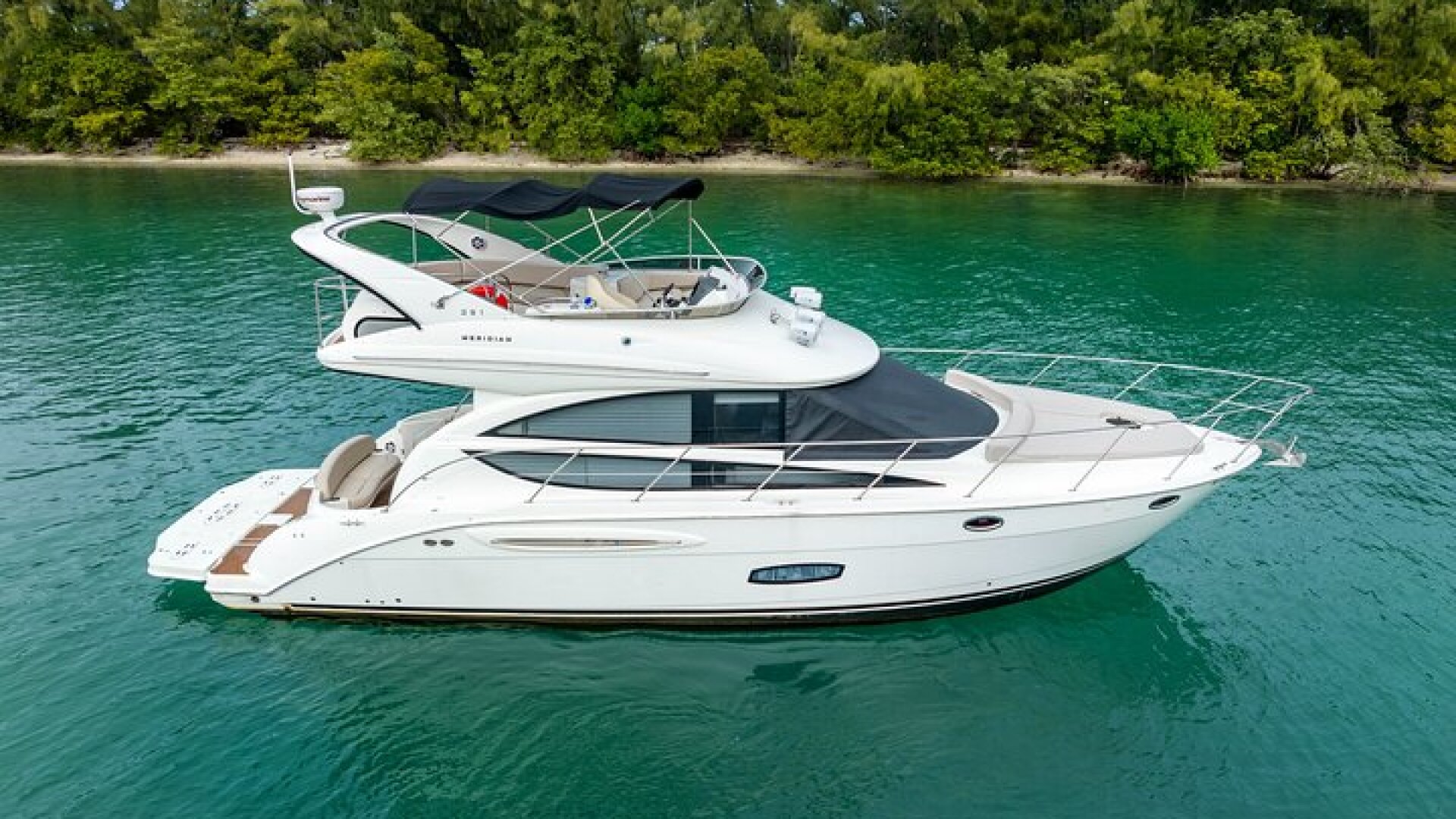 42 to 46 Ft Private Yacht Miami, rent for 2 or 4 hours, 13 ppl