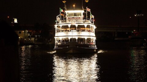 All You Can Eat BBQ Dinner and Show at Tropical Isle with Sightseeing Cruise