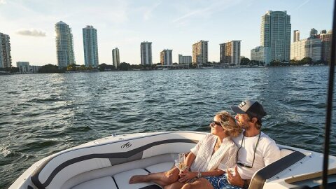 Private Boat Ride in Miami with Experienced Captain and Champagne
