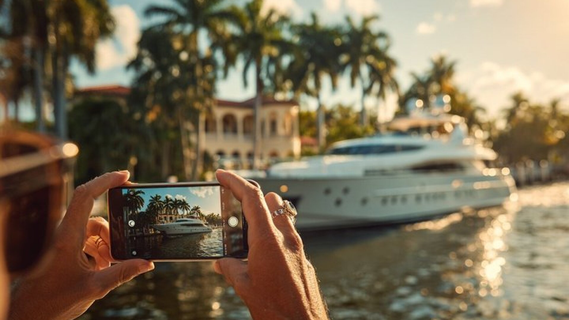 Venice of America Tour | Millionaire's Row | Complimentary Drinks