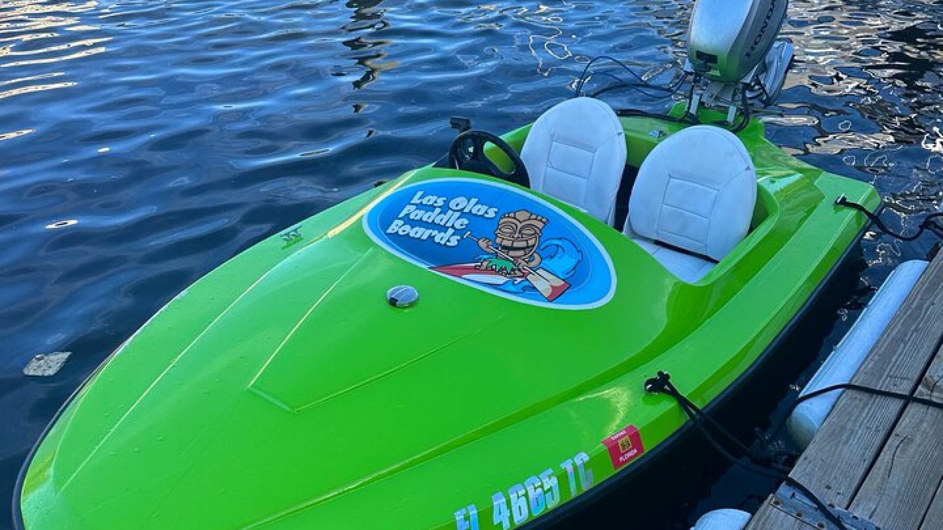 Ft. Lauderdale Mini Powerboat Rental. Canal, Yacht, Mansion Tour