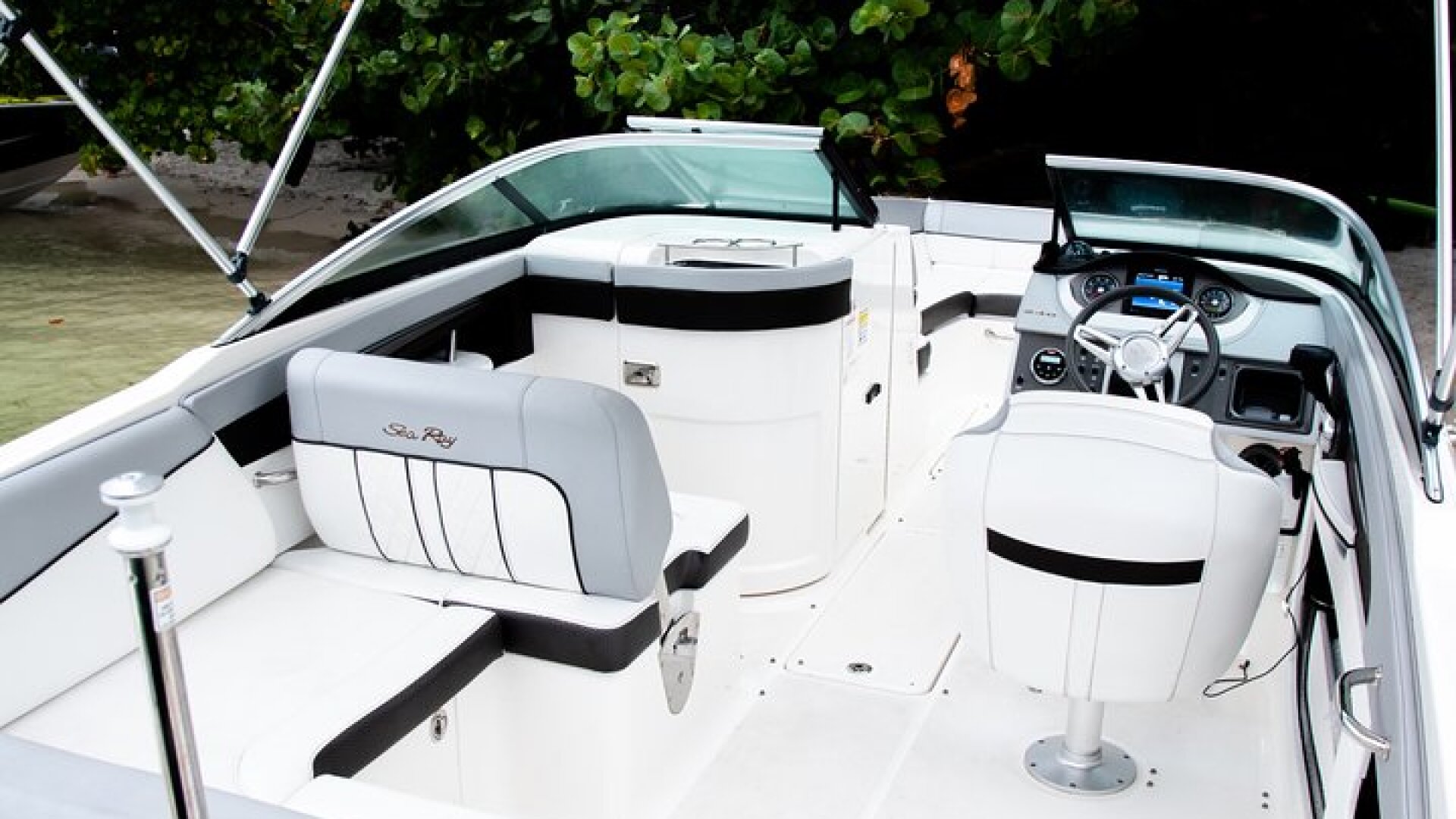 Private 4 hour Boat Rental with Captain in Fort Lauderdale!