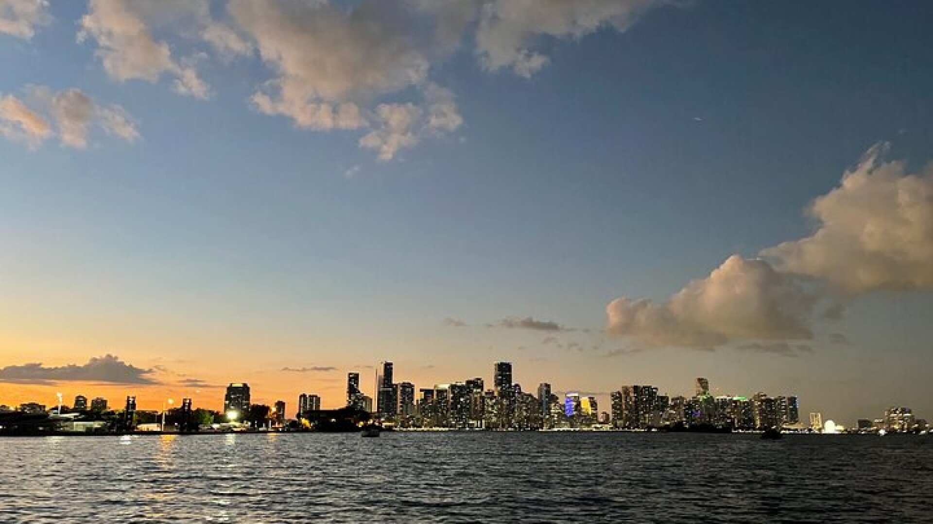 Private Moon-Watch Boat Cruise in Fort Lauderdale