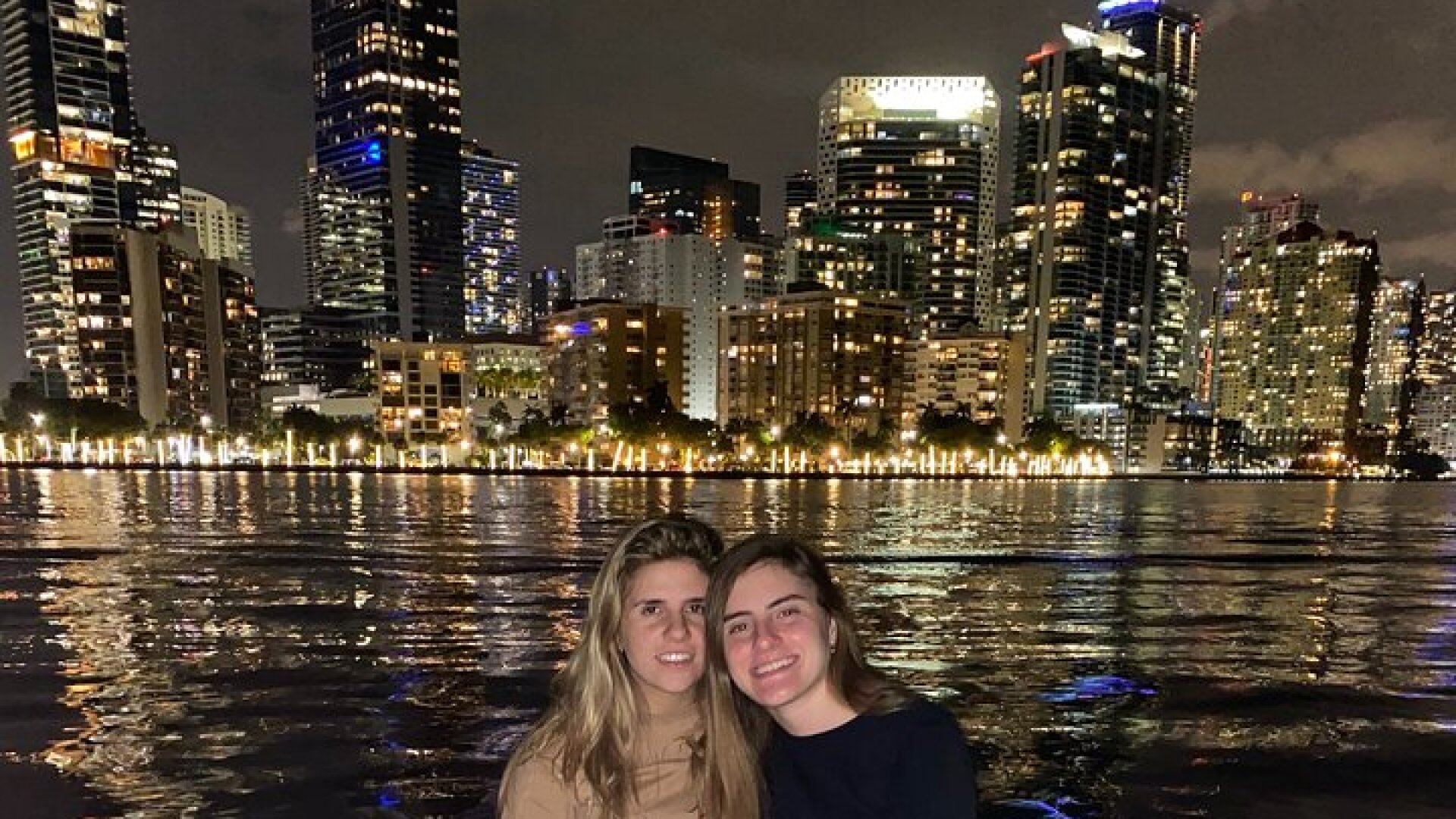 Private Moon-Watch Boat Cruise in Fort Lauderdale