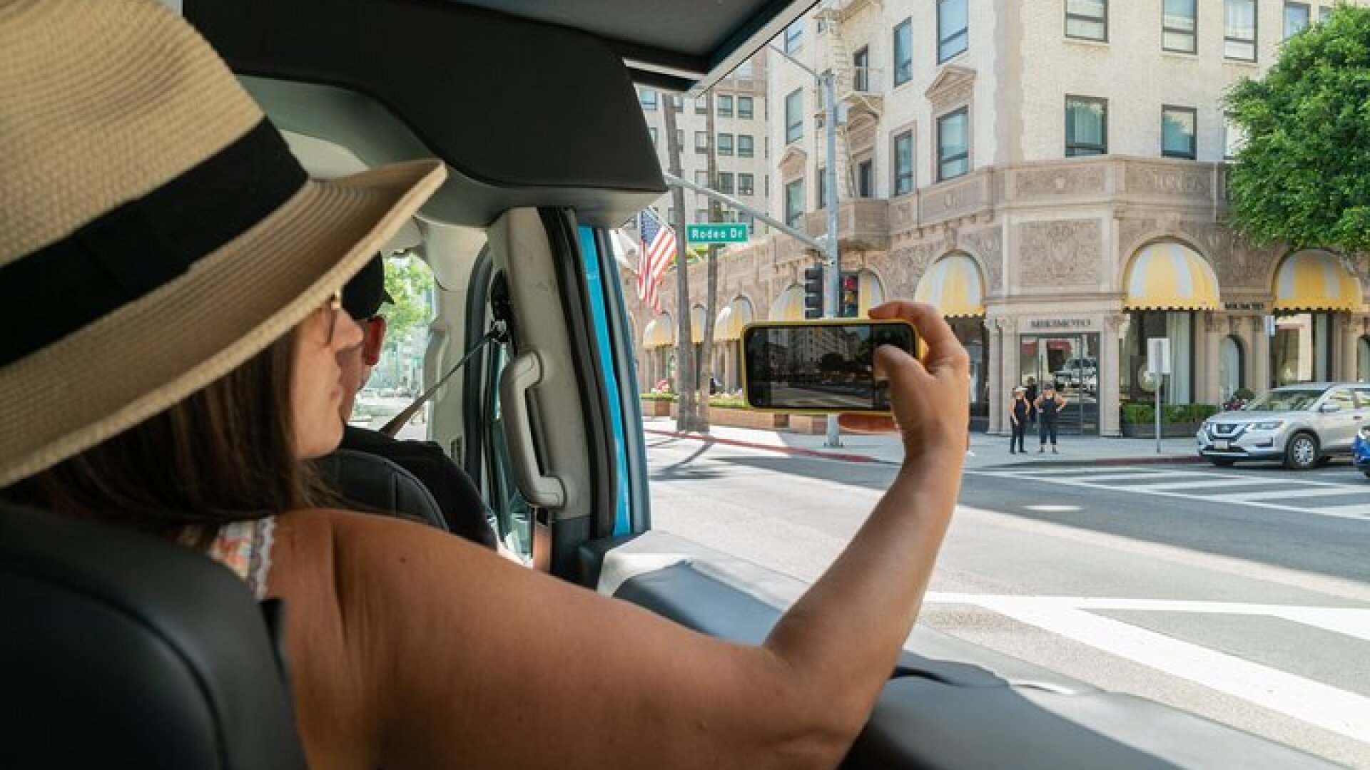 Hollywood, Beverly Hills & Celebrity Homes Tour by Open Air Bus 