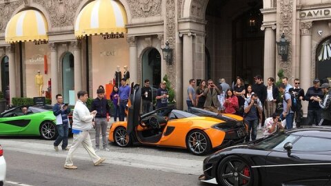 Hollywood, Beverly Hills and Celebrity Homes Open Air Van Tour