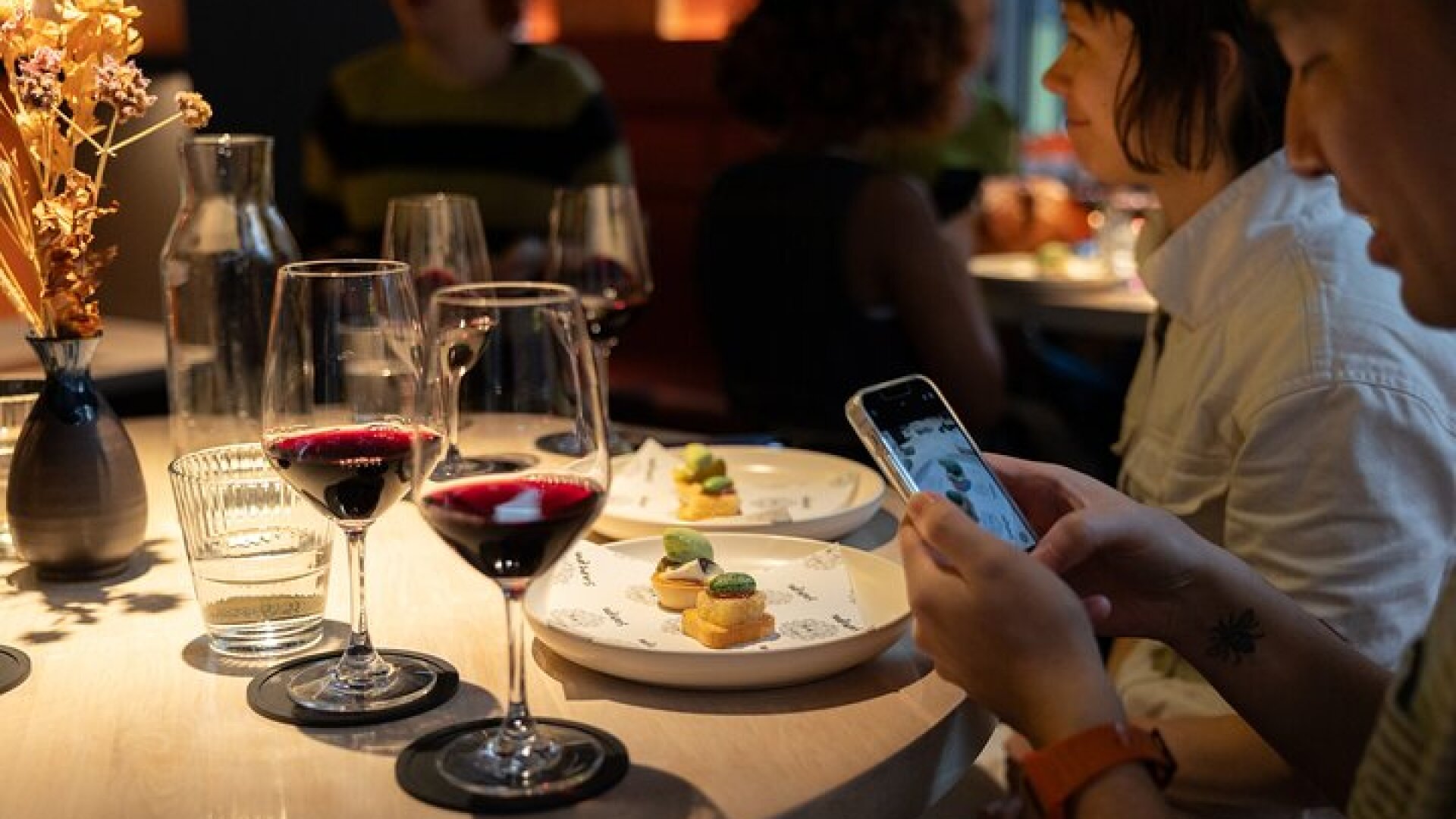 Four hour walking wine tasting tour of Manchester's best bars