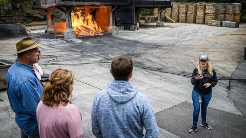 Nashville to Jack Daniel's Distillery Bus Tour + Whiskey Tastings