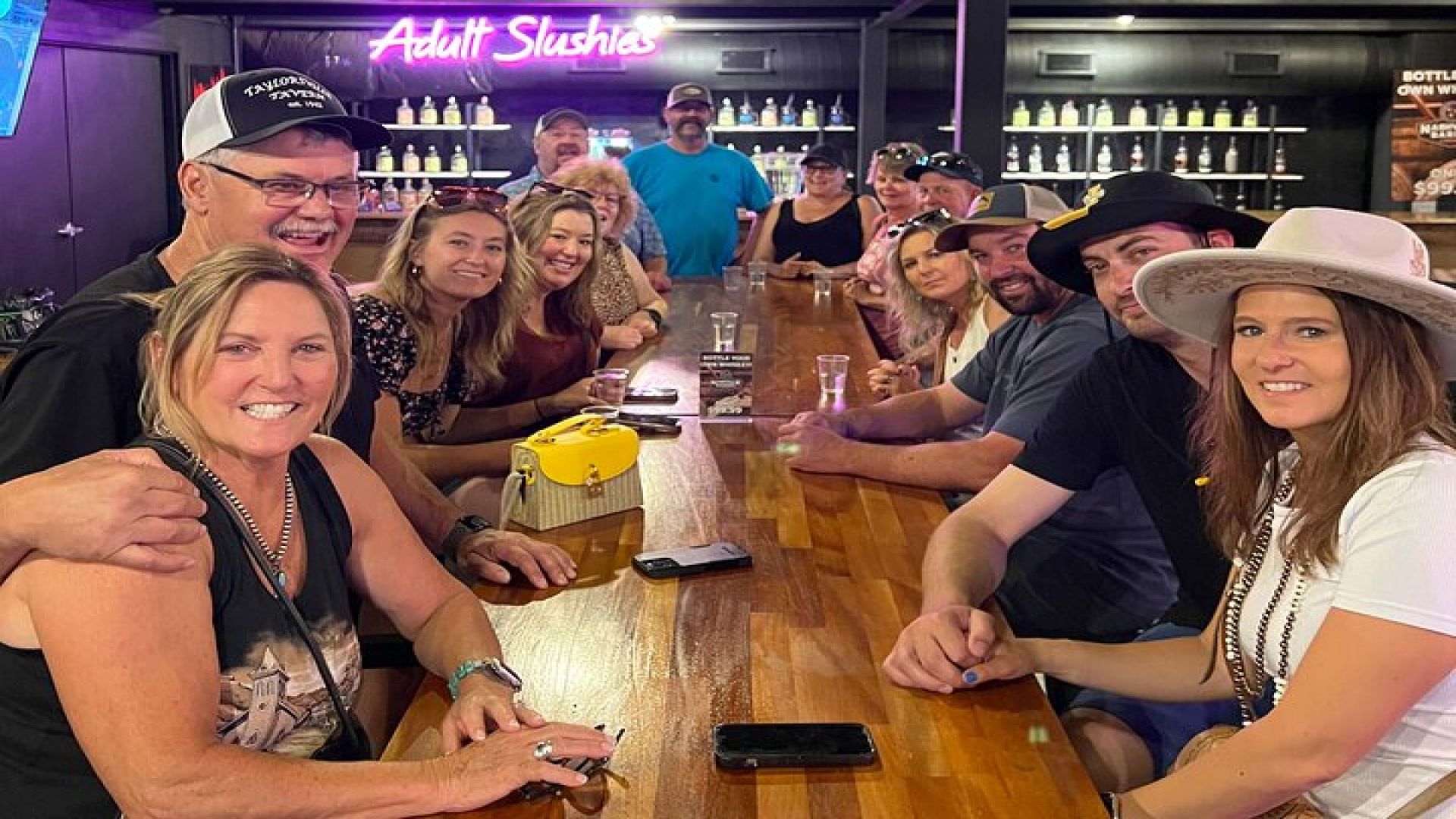 Tennessee Whiskey Experience: Bus Tour with 11+ Whiskey Tastings