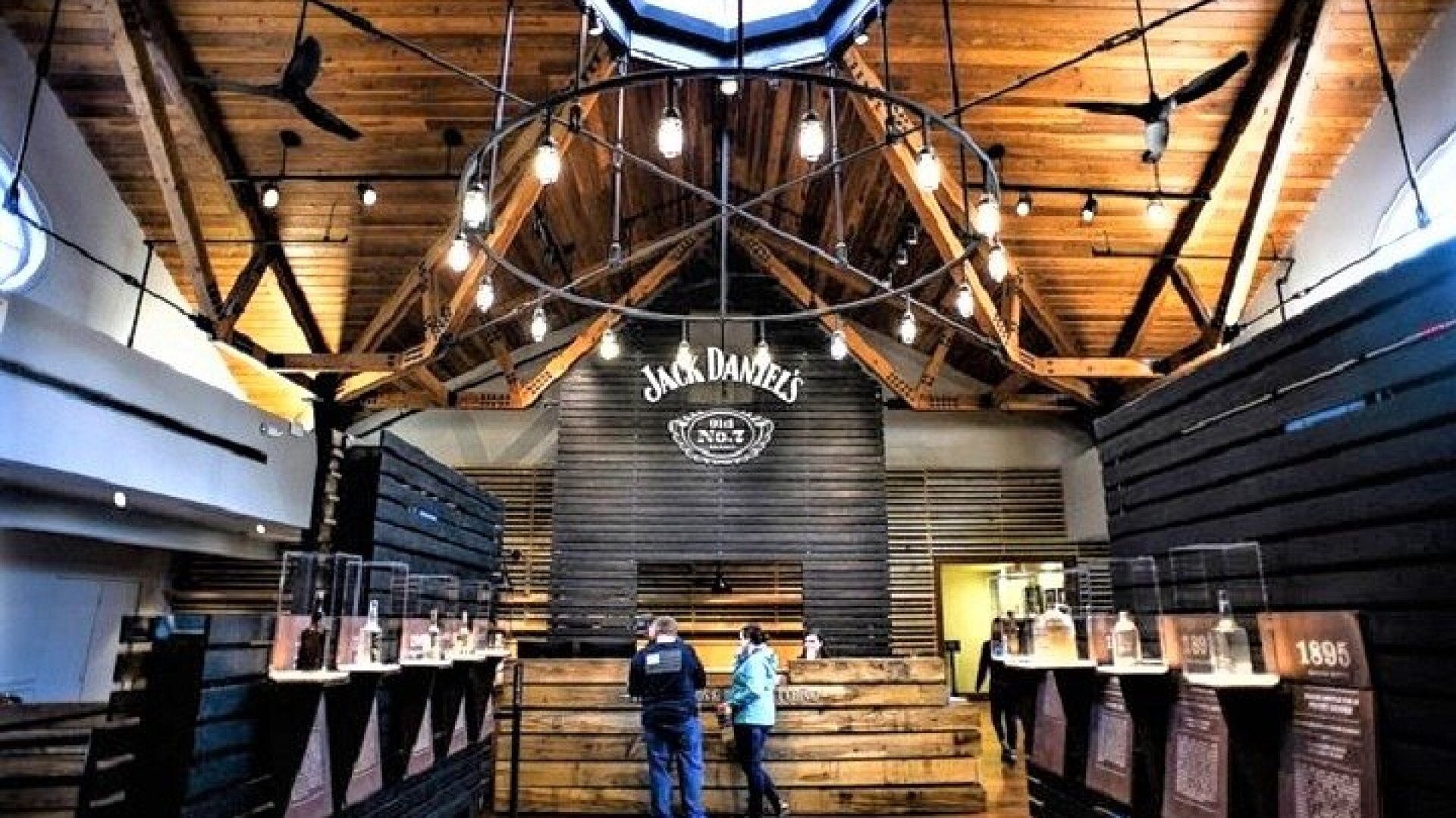 Nashville to Jack Daniel's Distillery Bus Tour + Whiskey Tastings