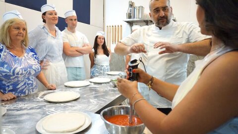 Authentic Pizza Making Class in Naples with Appetizers and Drink