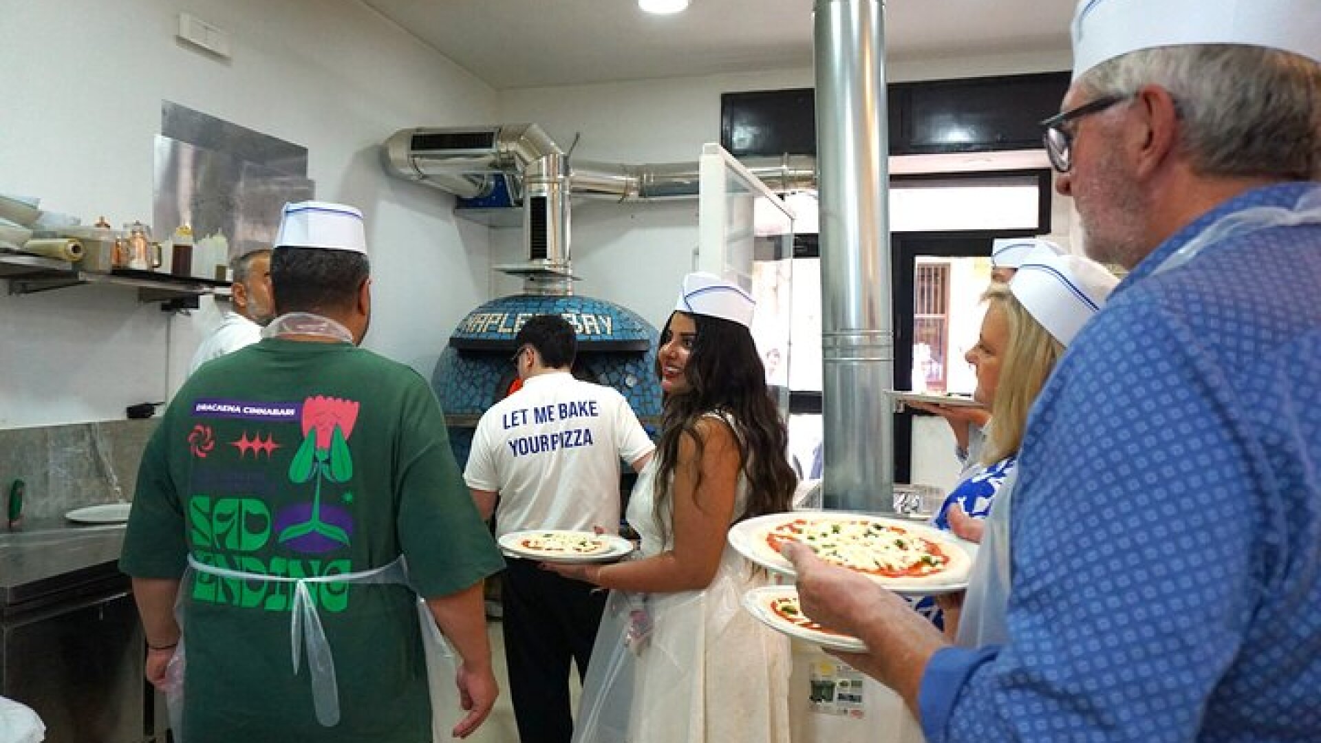 Authentic Pizza Making Class in Naples with Appetizers and Drink
