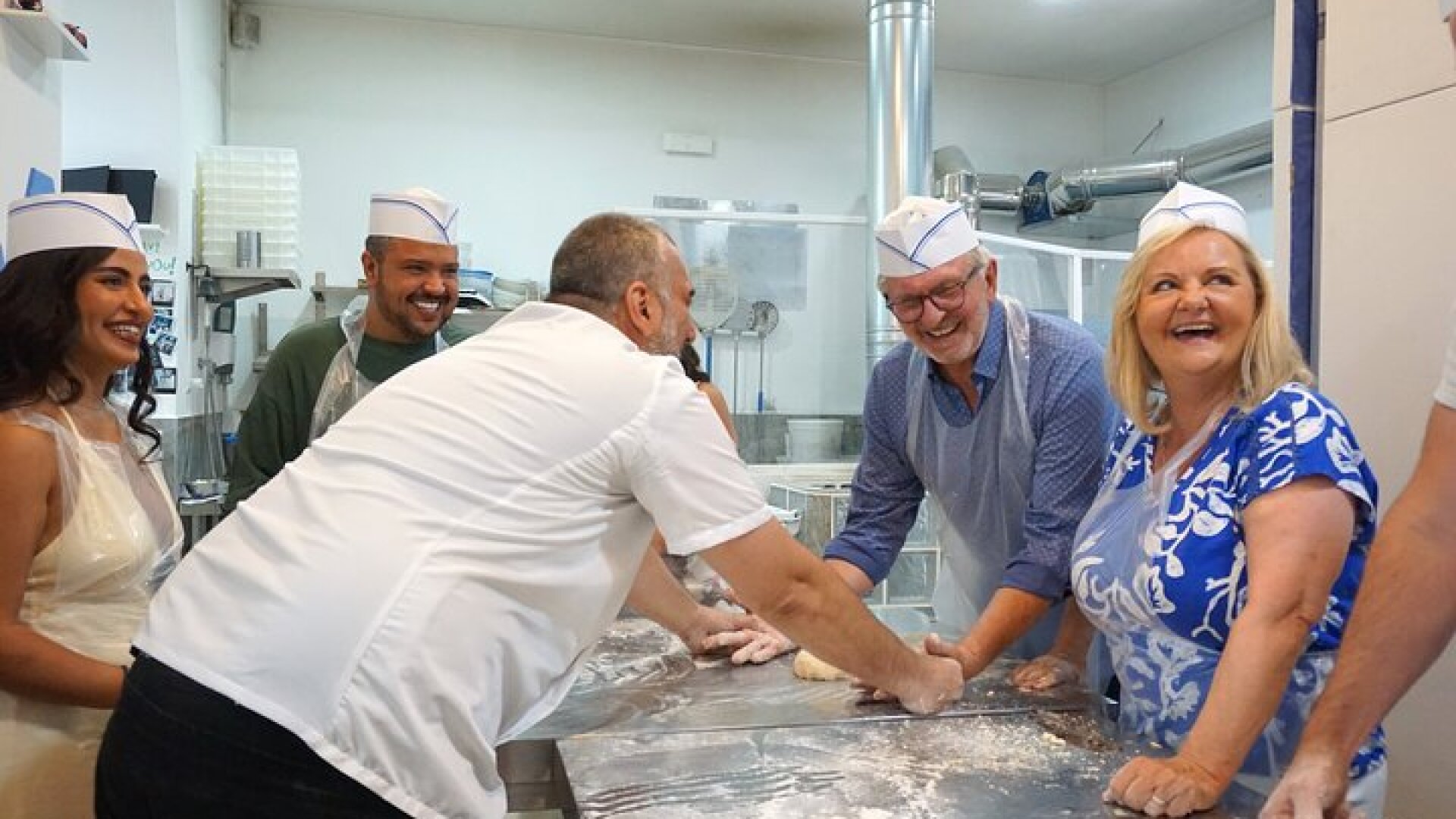 Authentic Pizza Making Class in Naples with Appetizers and Drink