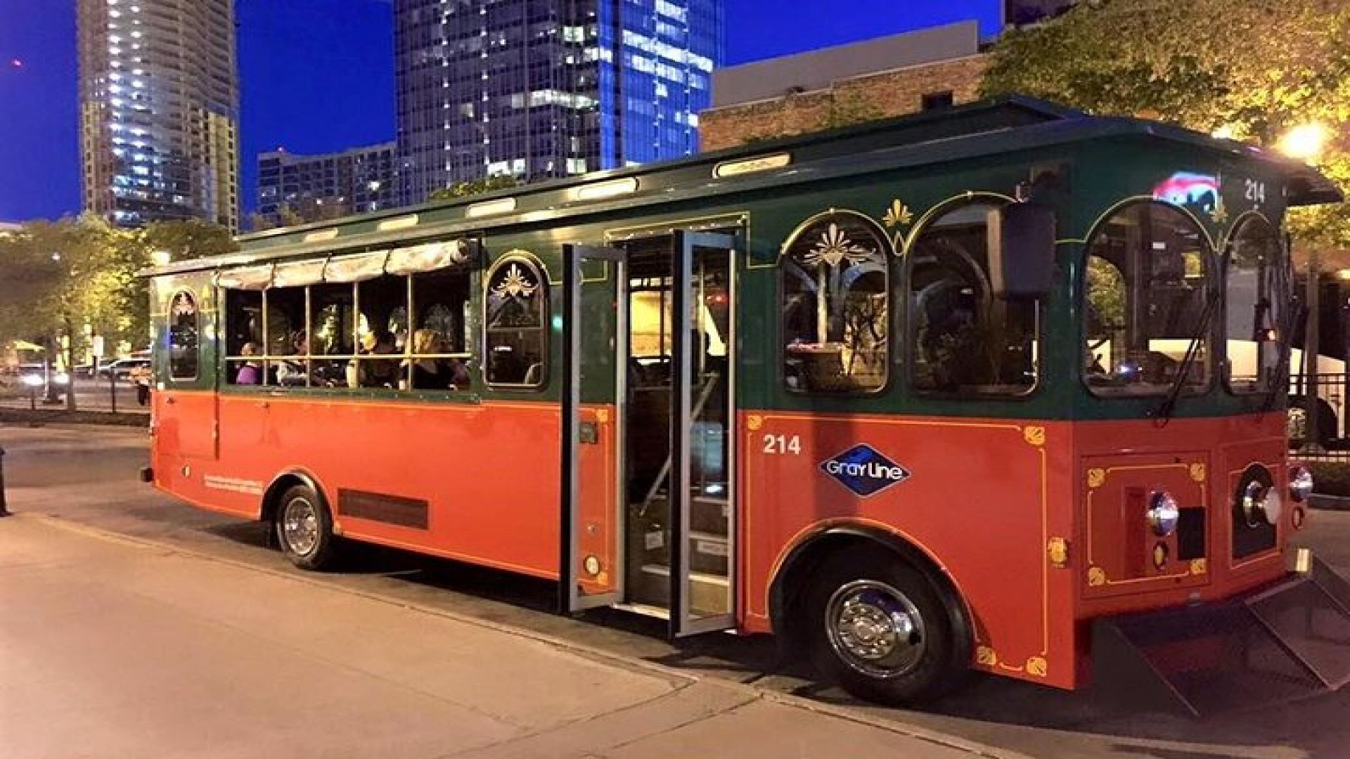 Night Time Trolley Tour of Nashville with Photo Stops