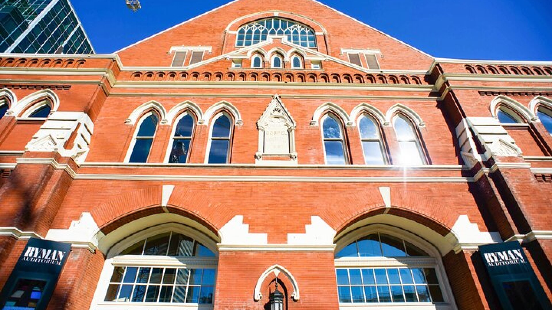 Discover Nashville City Tour with Entry to Ryman & Country Music Hall of Fame