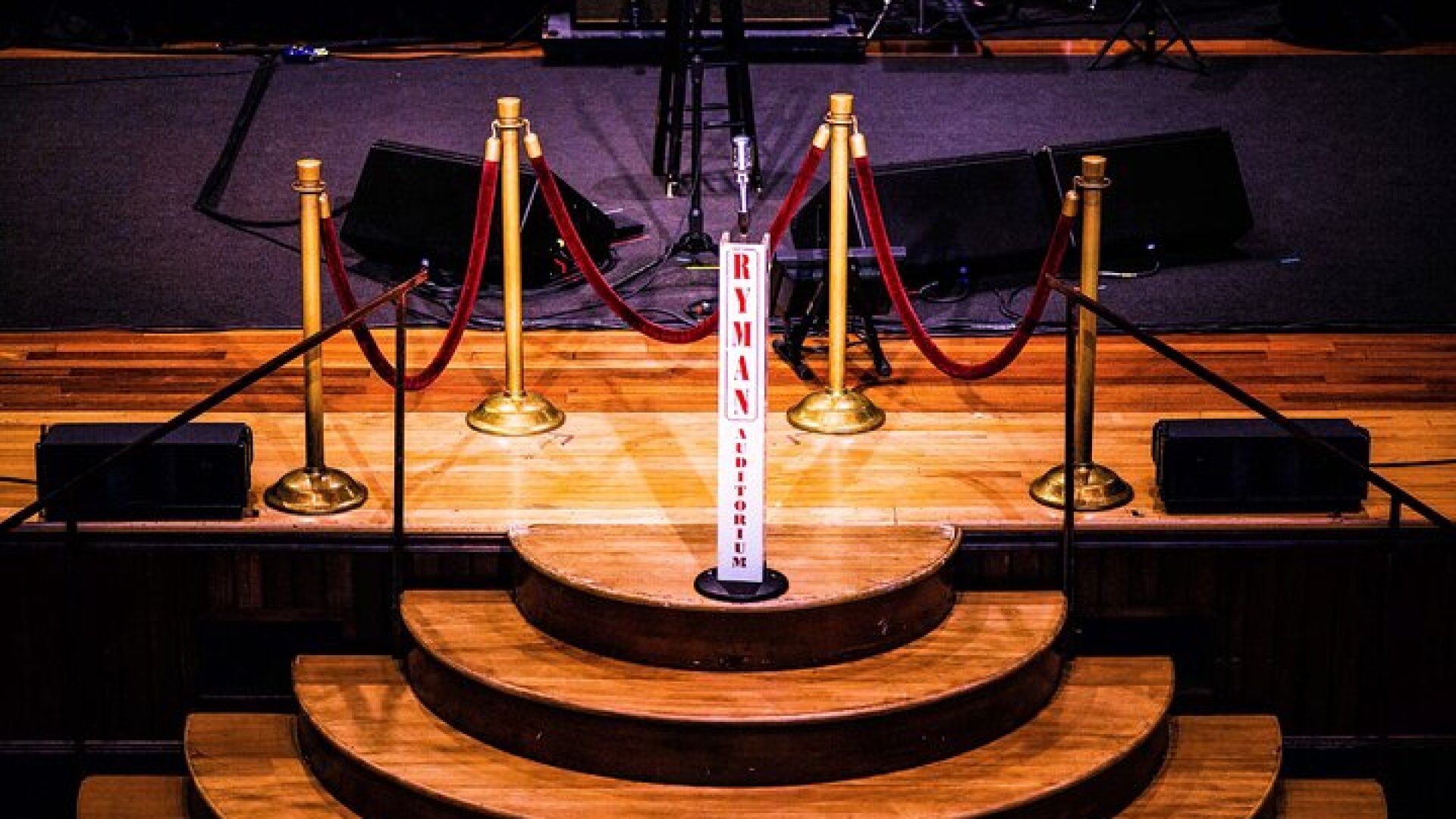 Discover Nashville City Tour with Entry to Ryman & Country Music Hall of Fame
