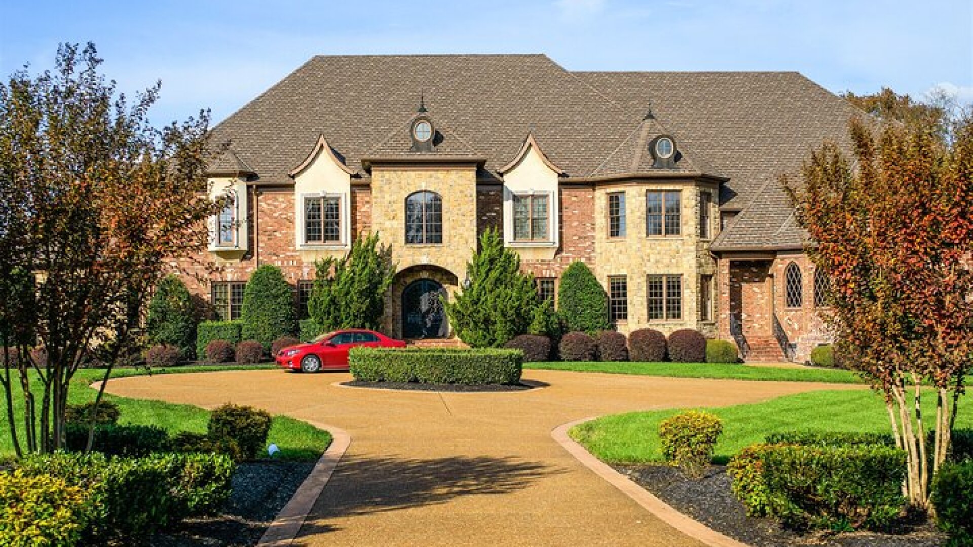 Nashville "Homes Of The Stars" Narrated Bus Tour with 30+ Celebrity Homes