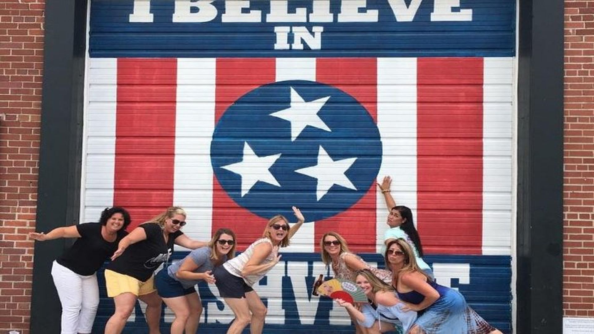 Murals of Nashville Instagram Tour by Golf Cart