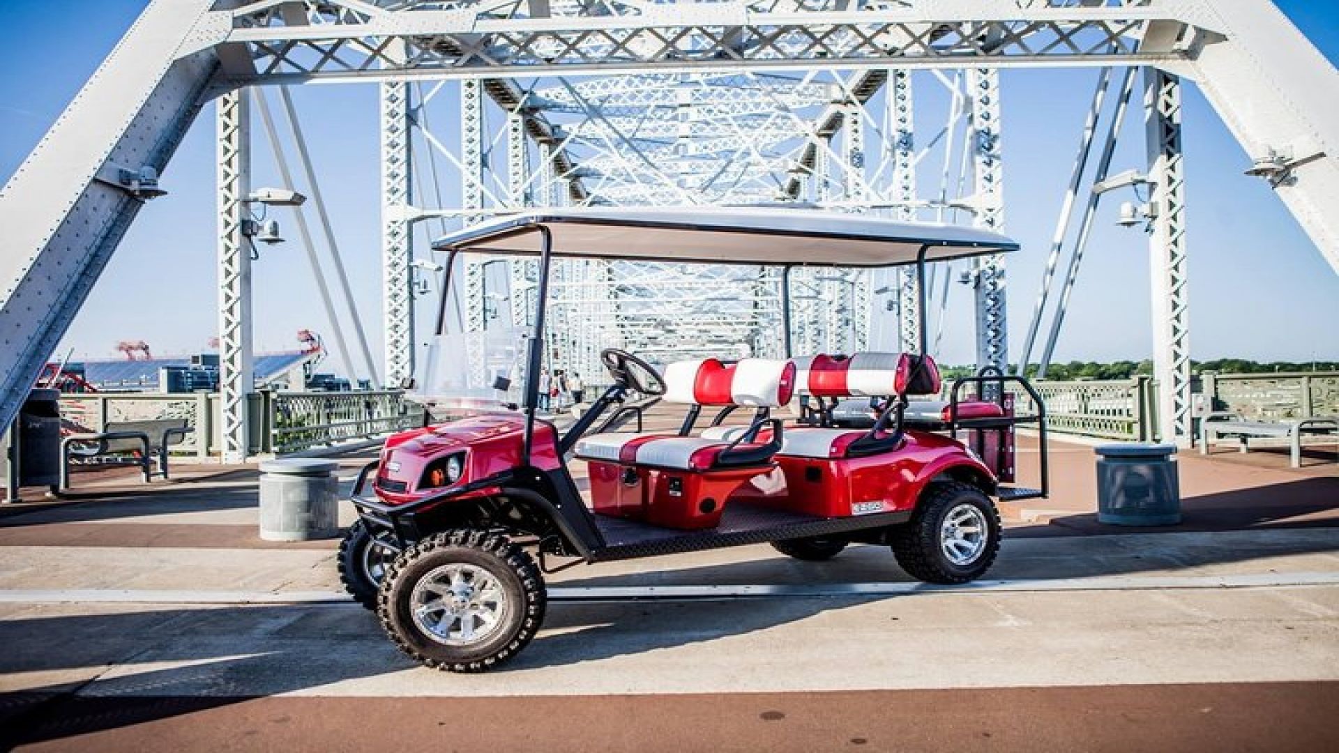 Explore the City of Nashville Sightseeing Tour by Golf Cart