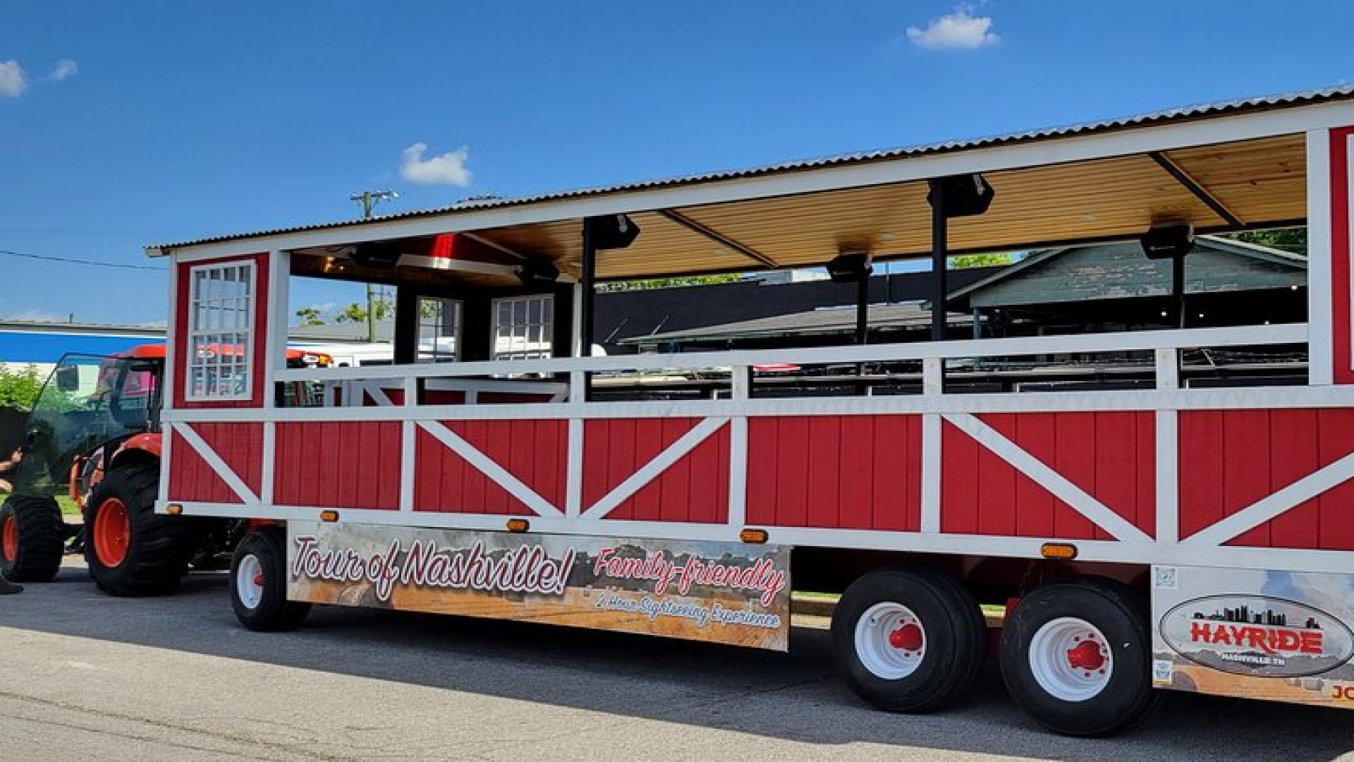 Night-Time Hayride Sightseeing Tractor Tour of Nashville