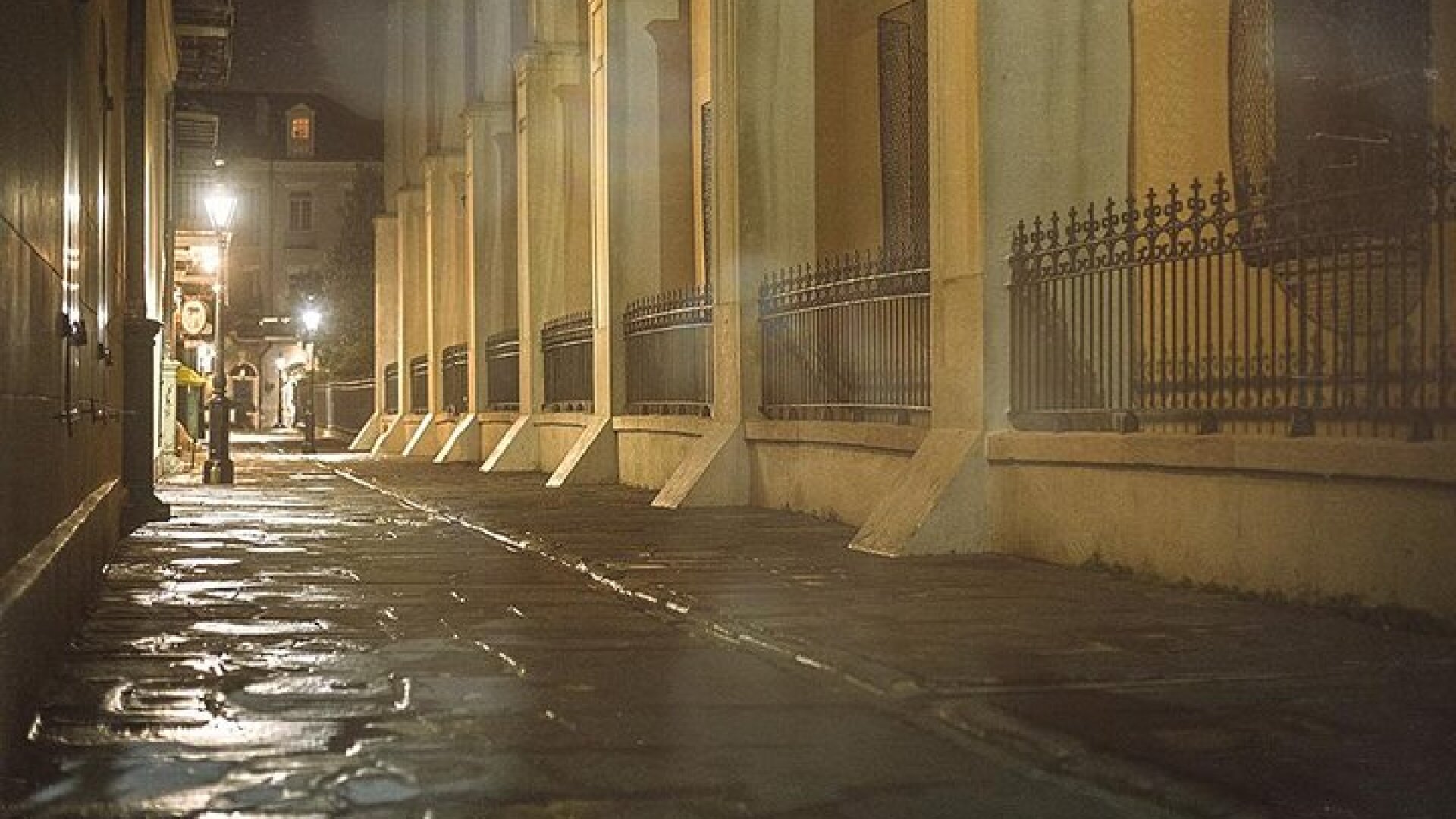 Adults-Only New Orleans Ghost, Crime, Voodoo, and Vampire Tour
