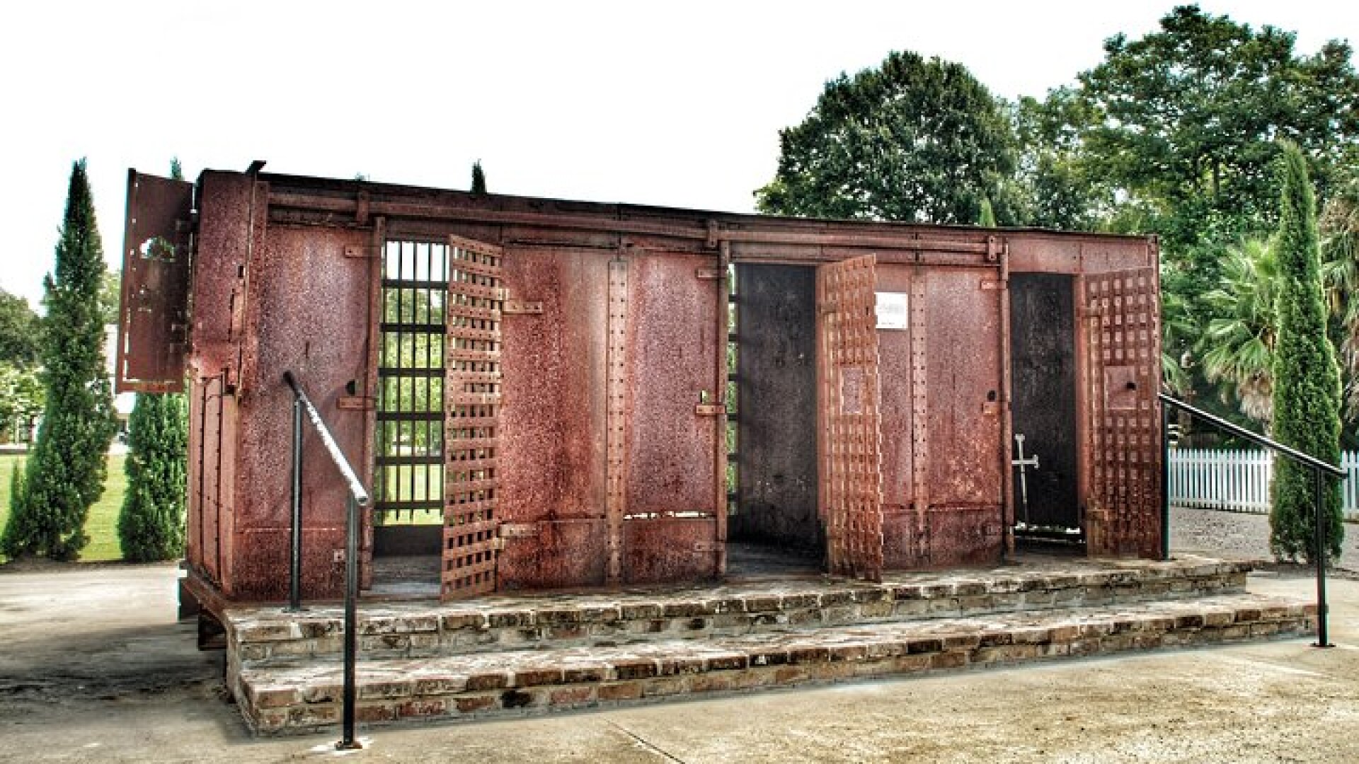 Whitney Plantation Tour with Transportation from New Orleans