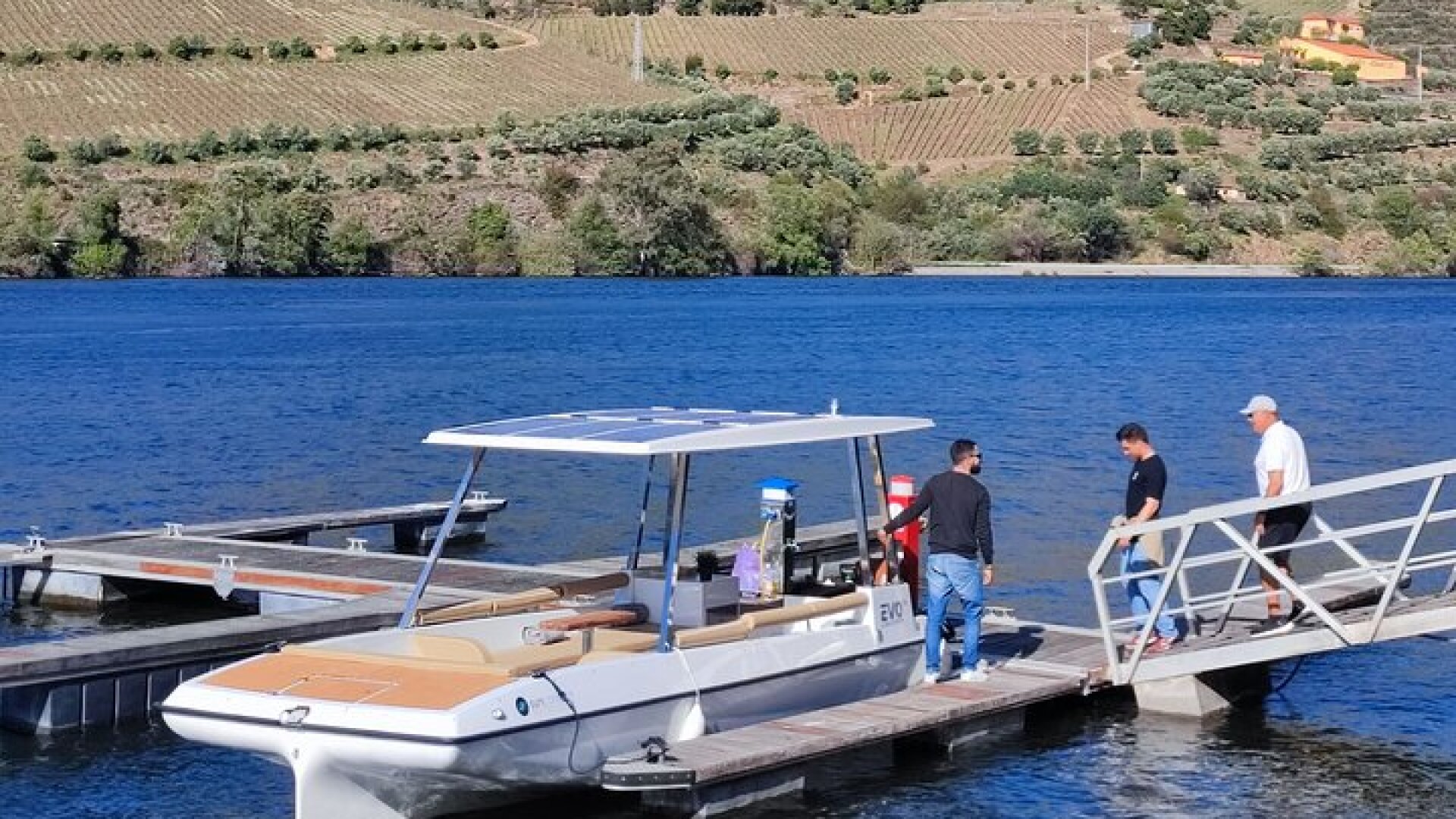 Wine Venture and Boat Trip in Douro Valley from Porto