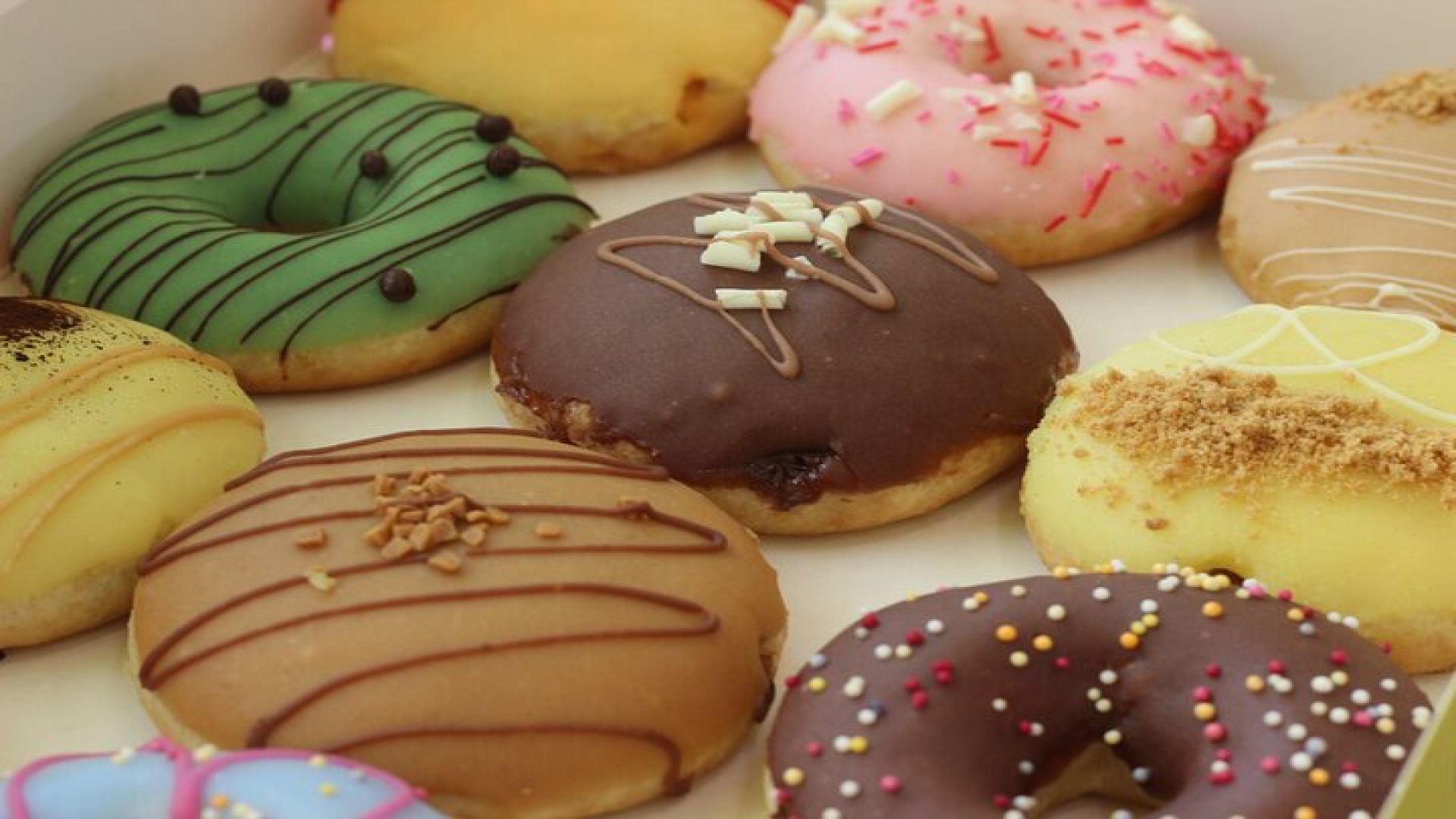 Handcrafted Donuts & Tea: Brighton\'s Artisan Sweet Treat Tour