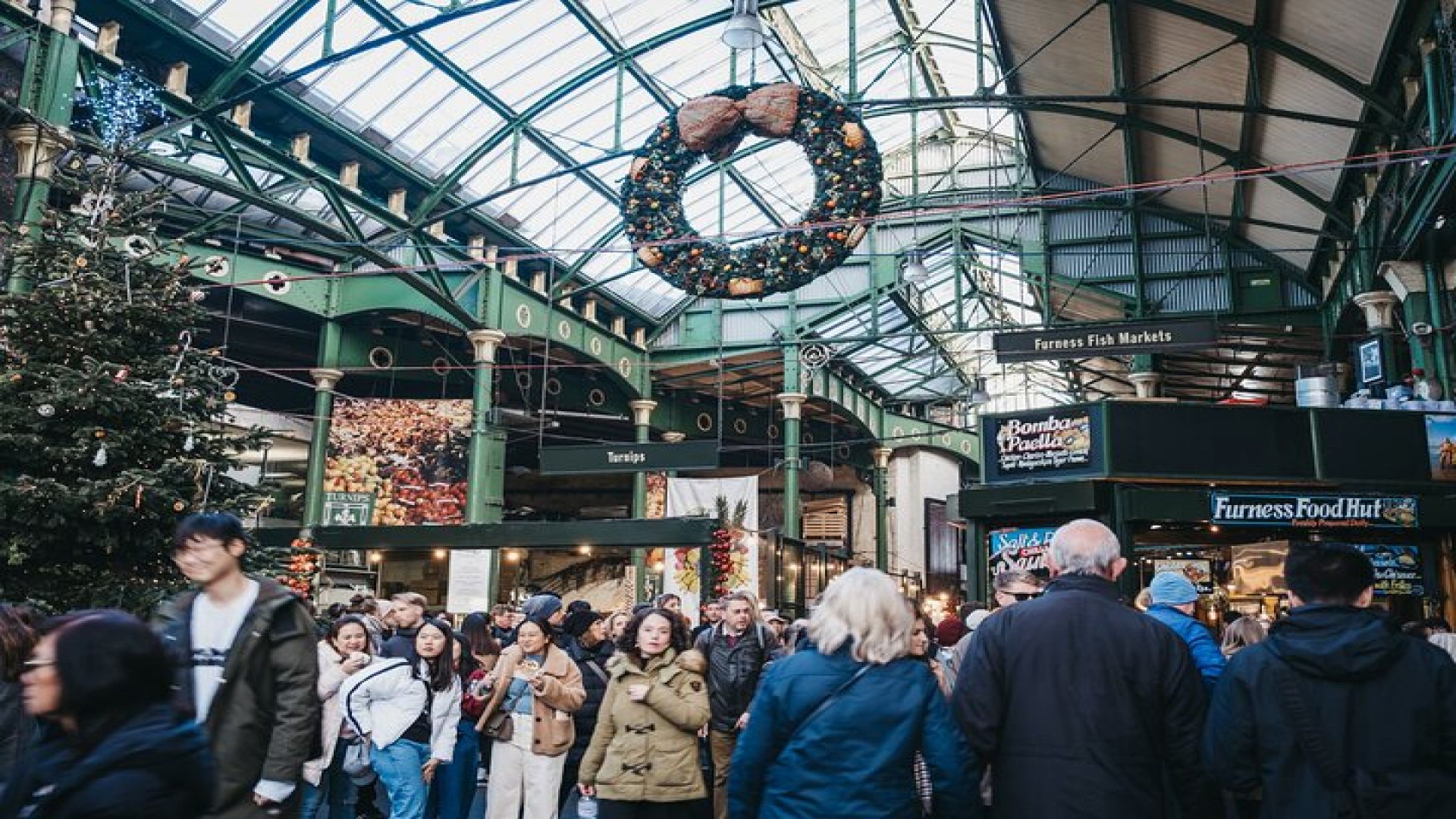 Christmas Delights: Festive Tea & Doughnuts at Borough Market