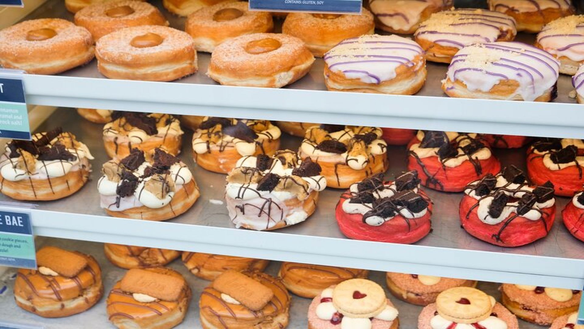 Delicious Doughnuts & Tea: Small-Group Borough Market Experience