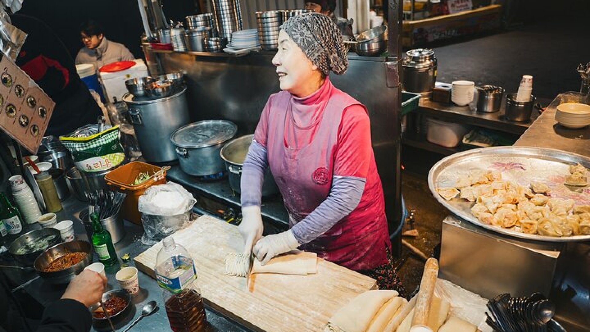 Seoul Night Palace & Market Food Tour with Vehicle