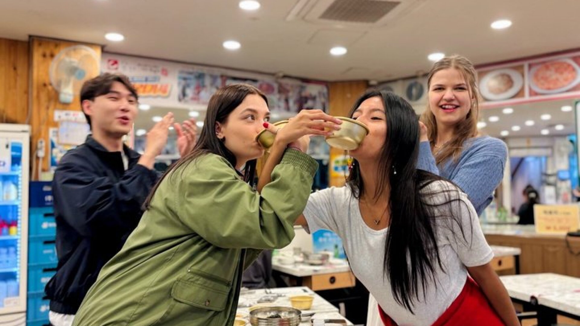 Seoul Night Palace & Market Food Tour with Vehicle