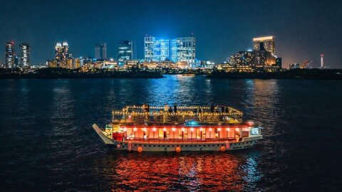 Tokyo Bay Yakatabune Dinner/Day Cruise with Japan Show and Drinks