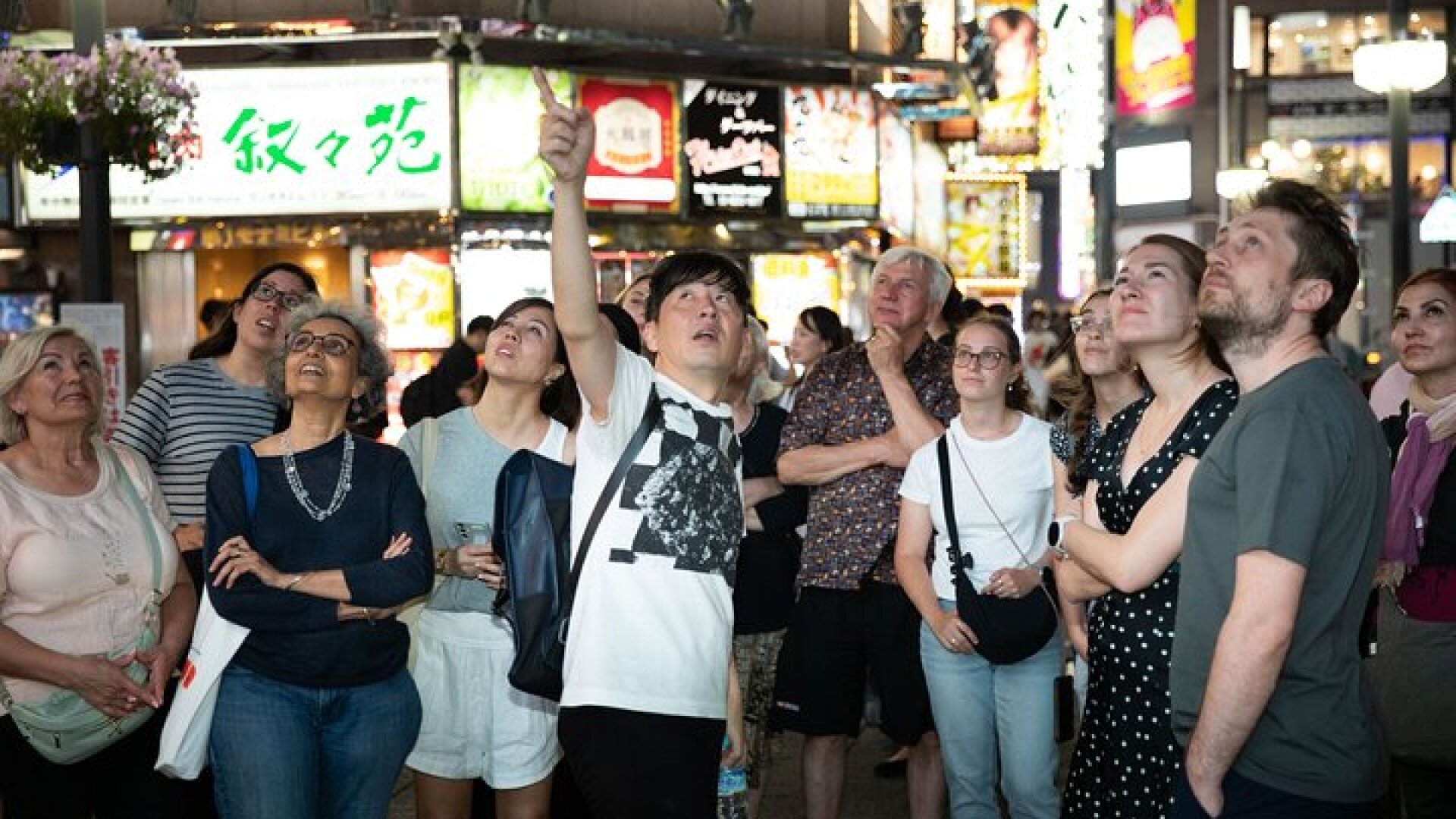 The Dark Side of Tokyo - Night Walking Tour Shinjuku Kabukicho