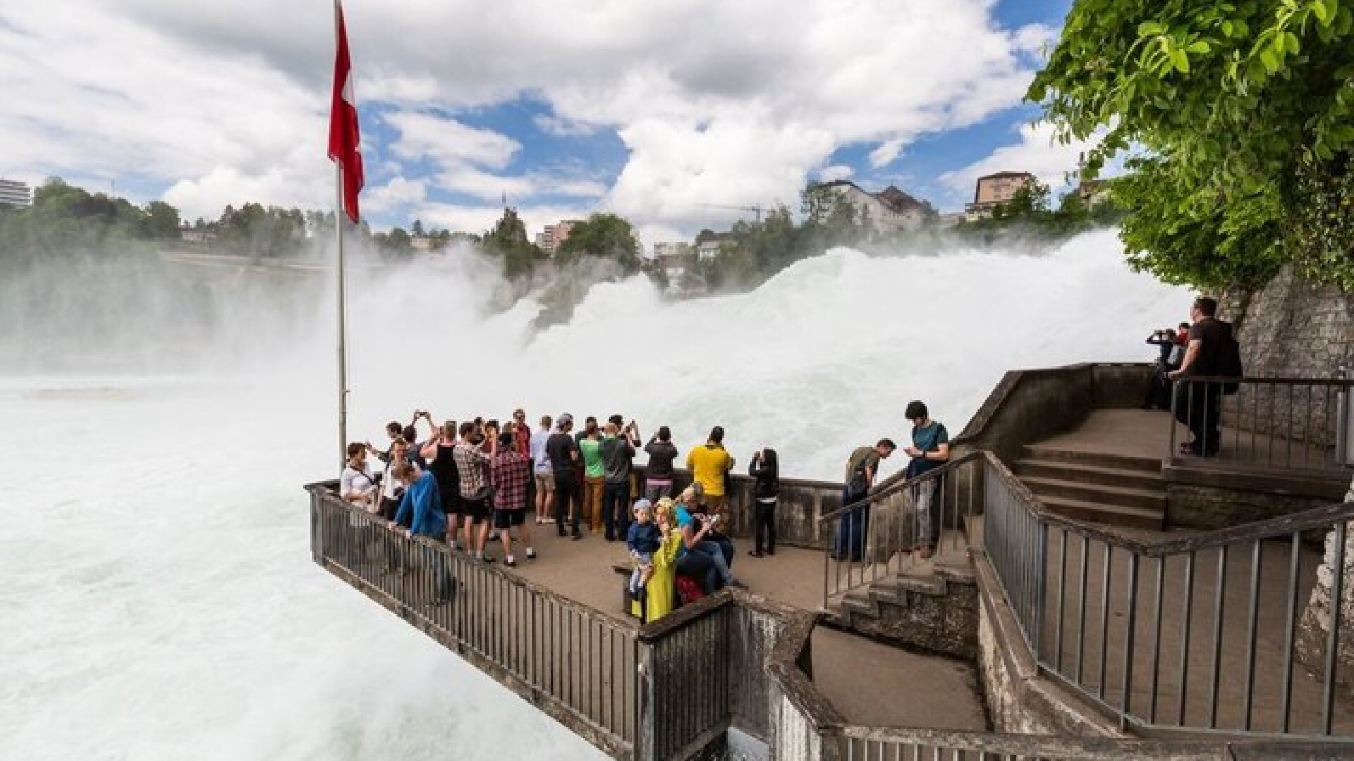 Morning group tour to Rhine falls 