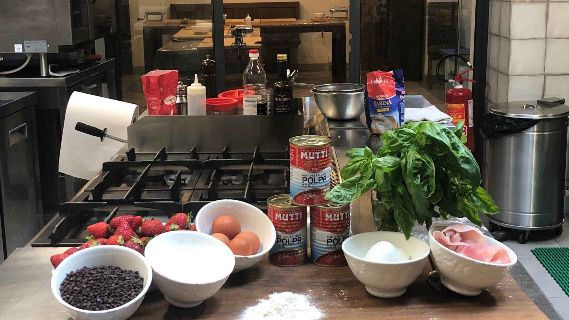 Pizza & Gelato Making Class in Oltrarno