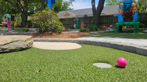18 Hole Mini Golf